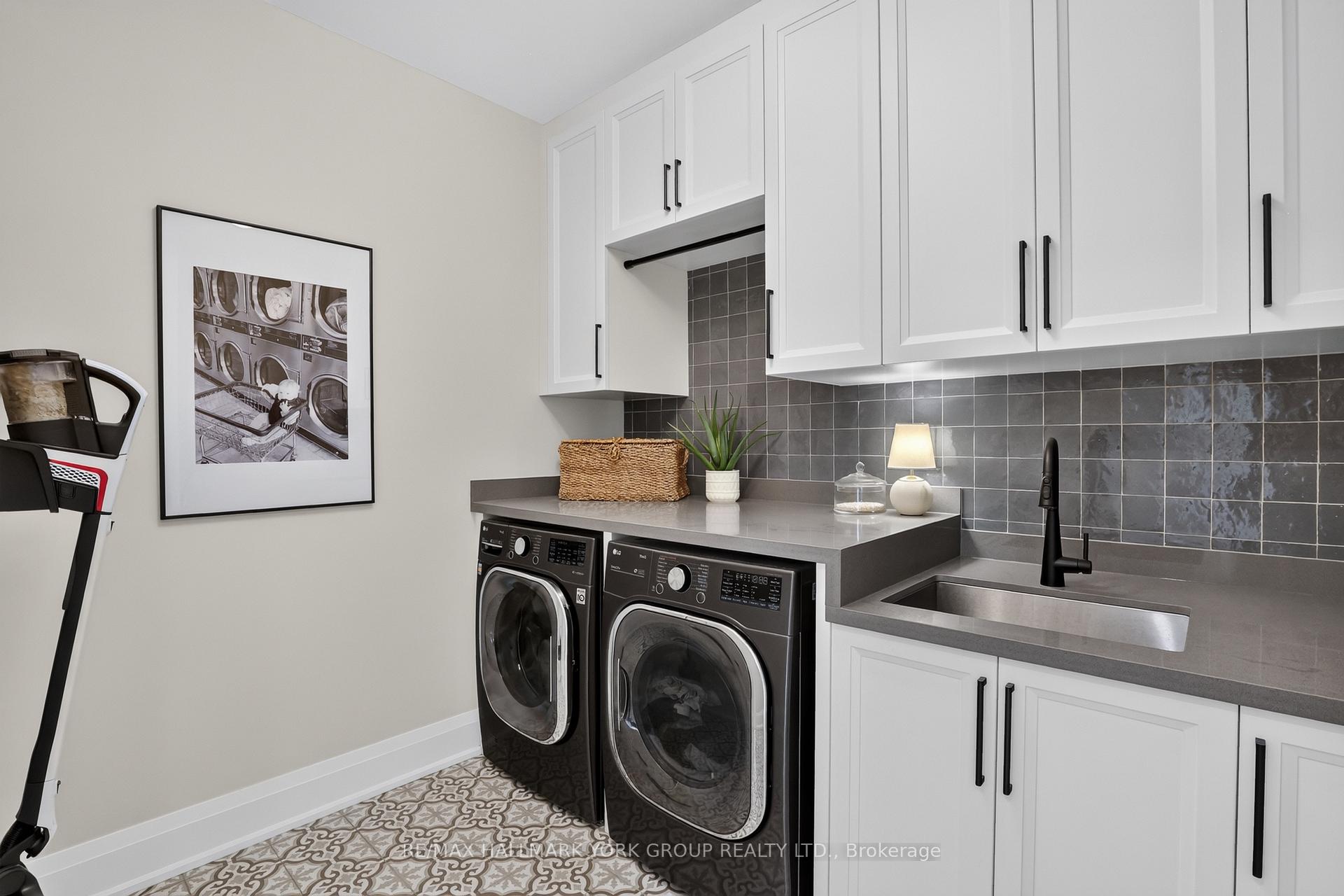 Photo 14 of 13 Newton Reed Crescent, Uxbridge, Rural Uxbridge — HOMEH