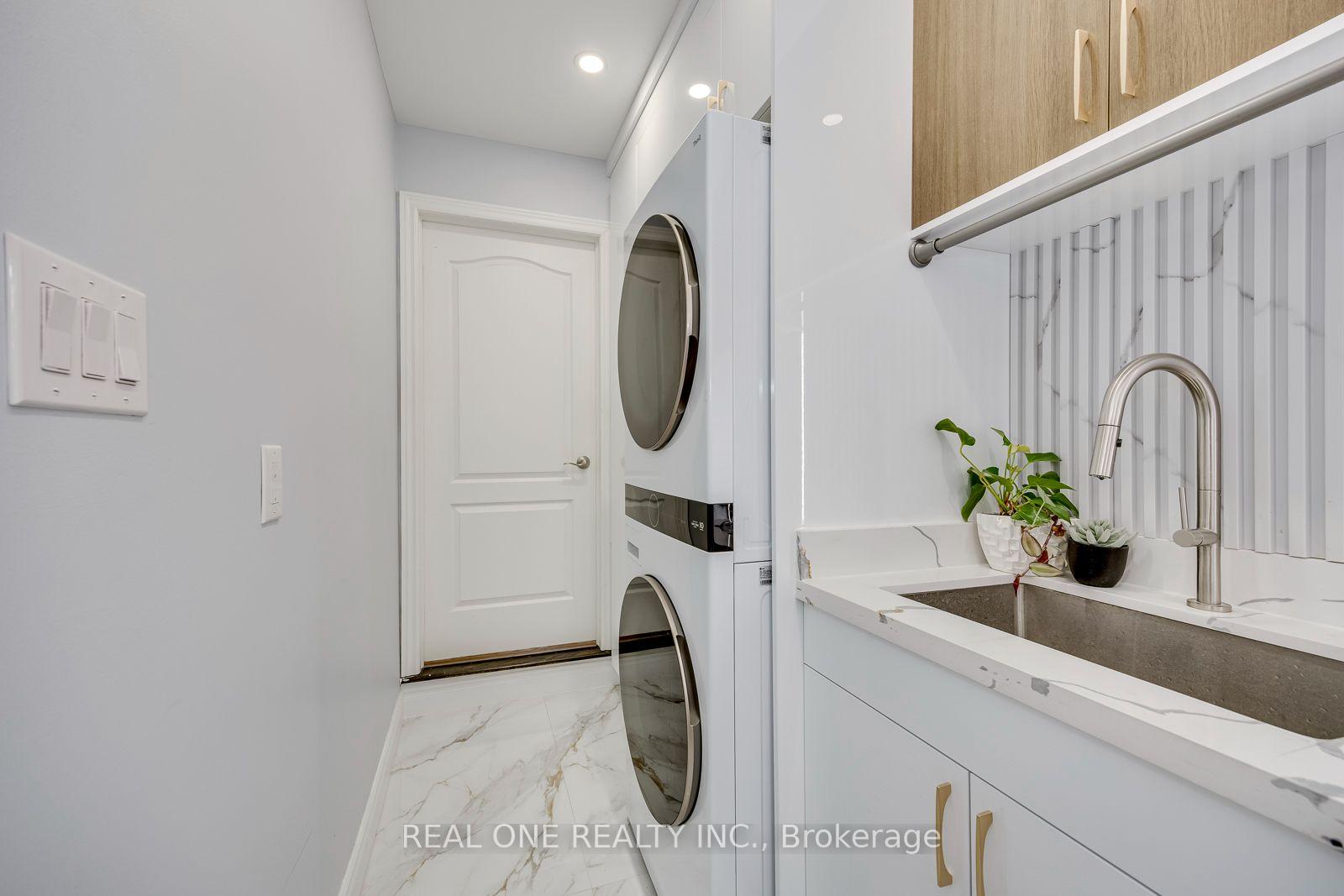 Photo 16 of 238 Nautical Boulevard, Oakville, Bronte — HOMEH