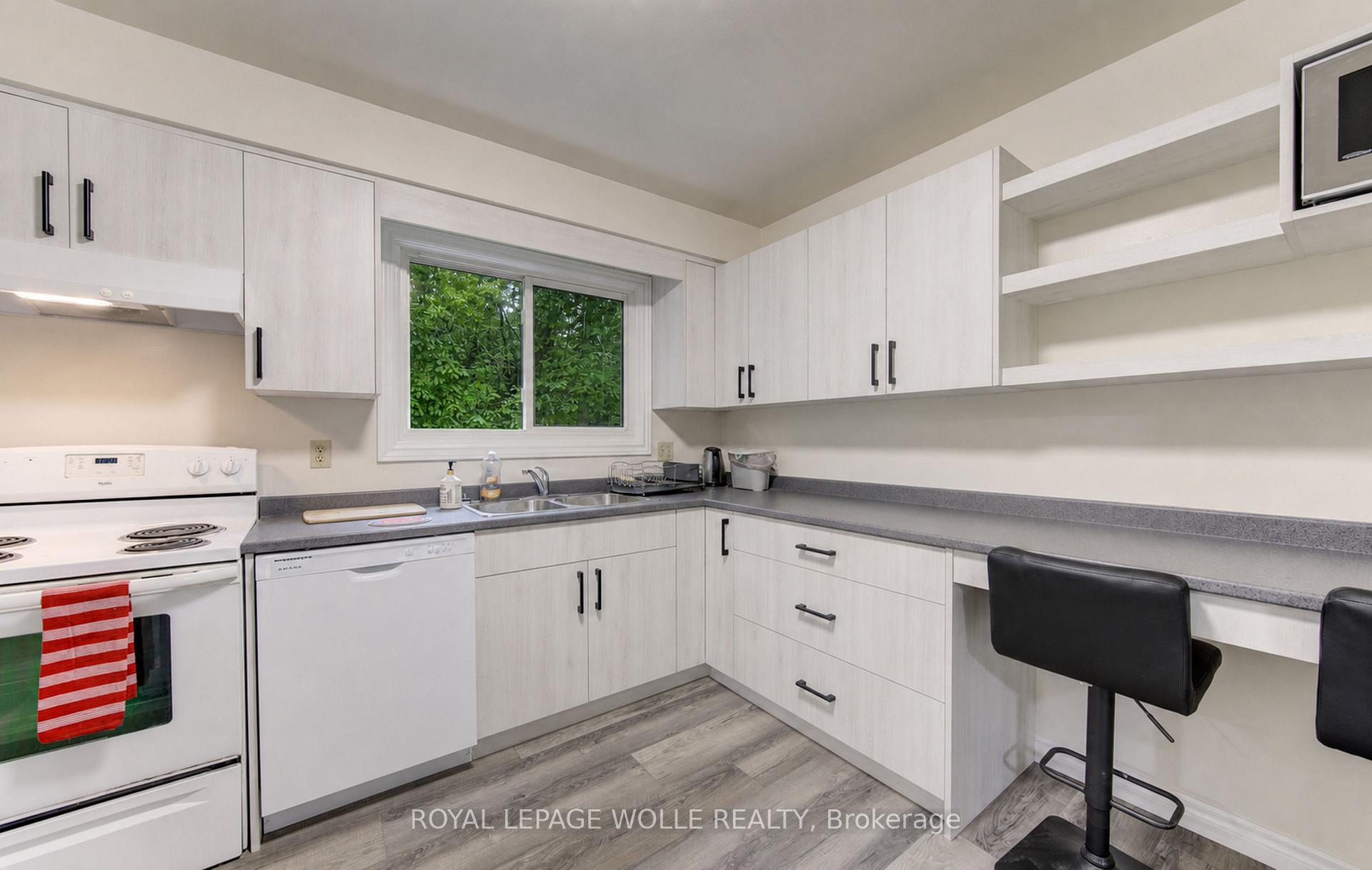 Photo 11 of 113 Churchill Street, Waterloo, Maple Hills — HOMEH