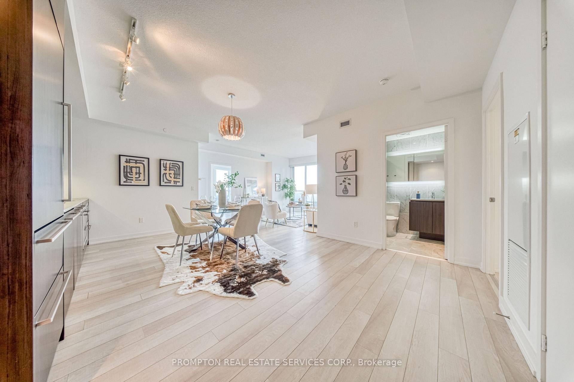 Photo 3 of Unit 2511, 115 Mcmahon Drive, North York, Bayview Village — HOMEH
