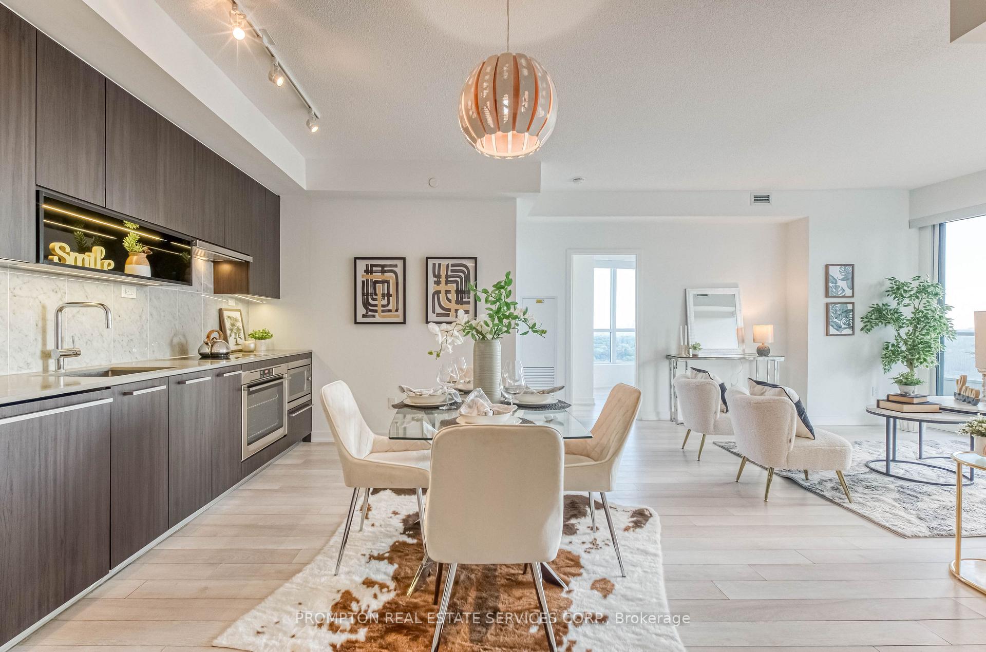 Photo 4 of Unit 2511, 115 Mcmahon Drive, North York, Bayview Village — HOMEH