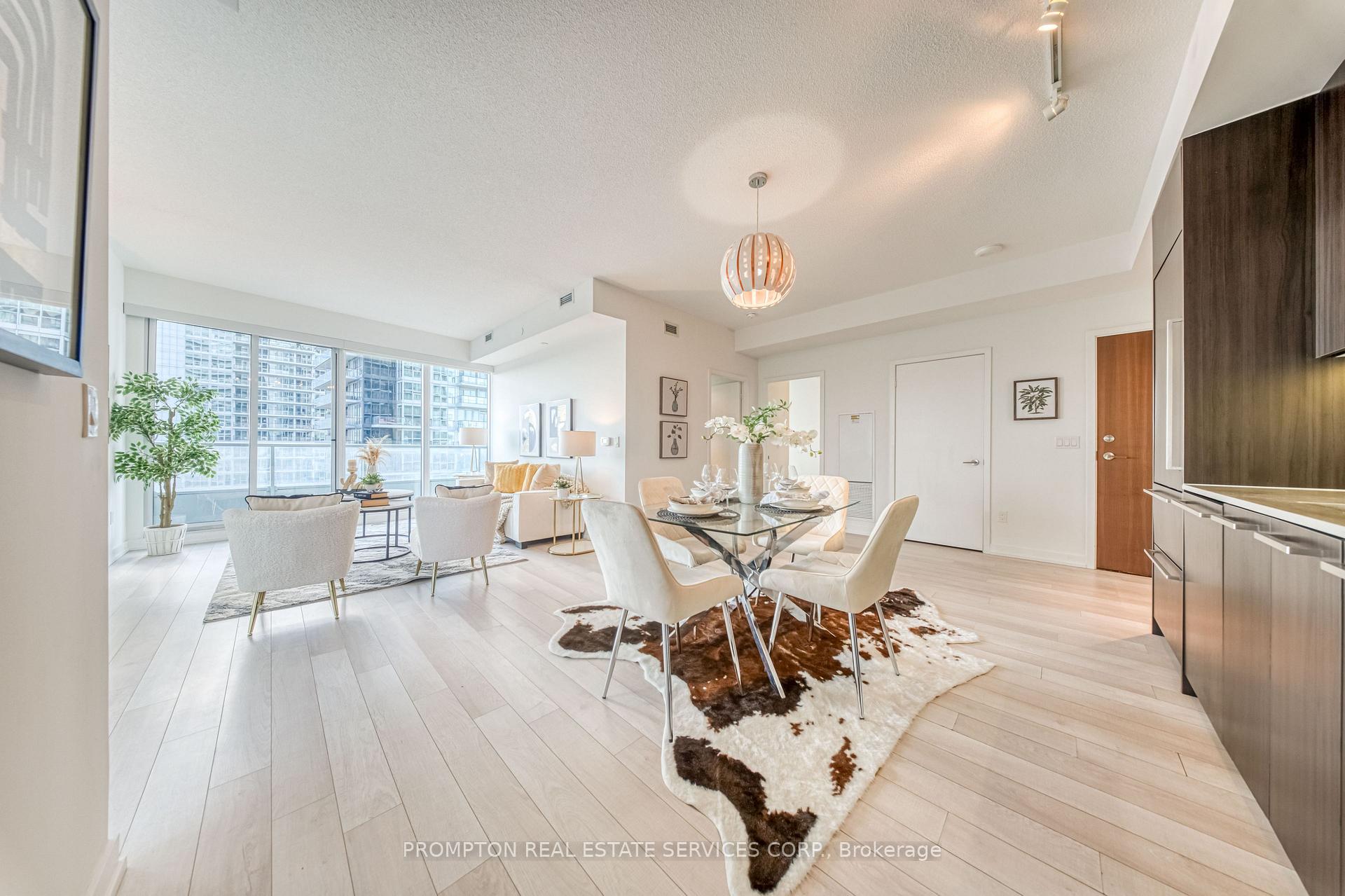 Photo 9 of Unit 2511, 115 Mcmahon Drive, North York, Bayview Village — HOMEH