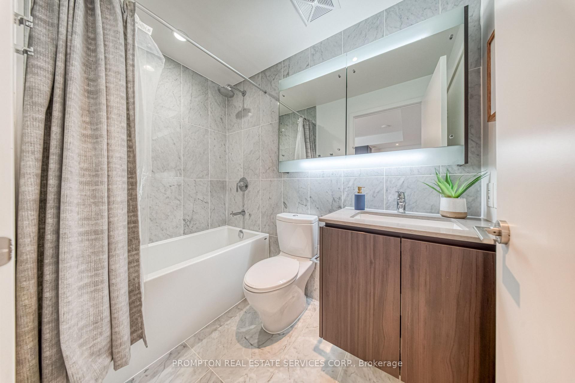 Photo 23 of Unit 2511, 115 Mcmahon Drive, North York, Bayview Village — HOMEH