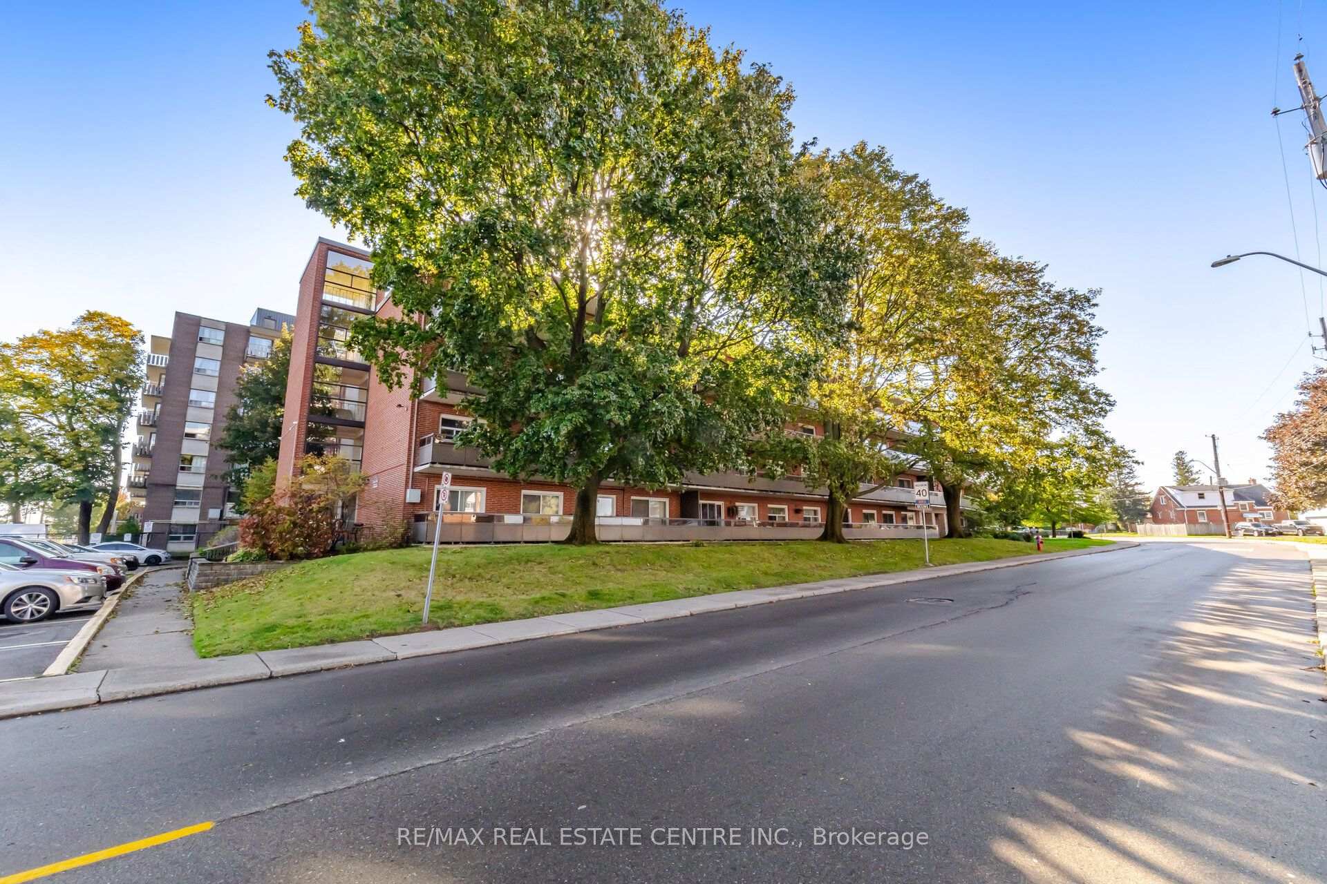 Photo 2 of Unit 204, 11 Woodman Drive S, Hamilton, Corman — HOMEH