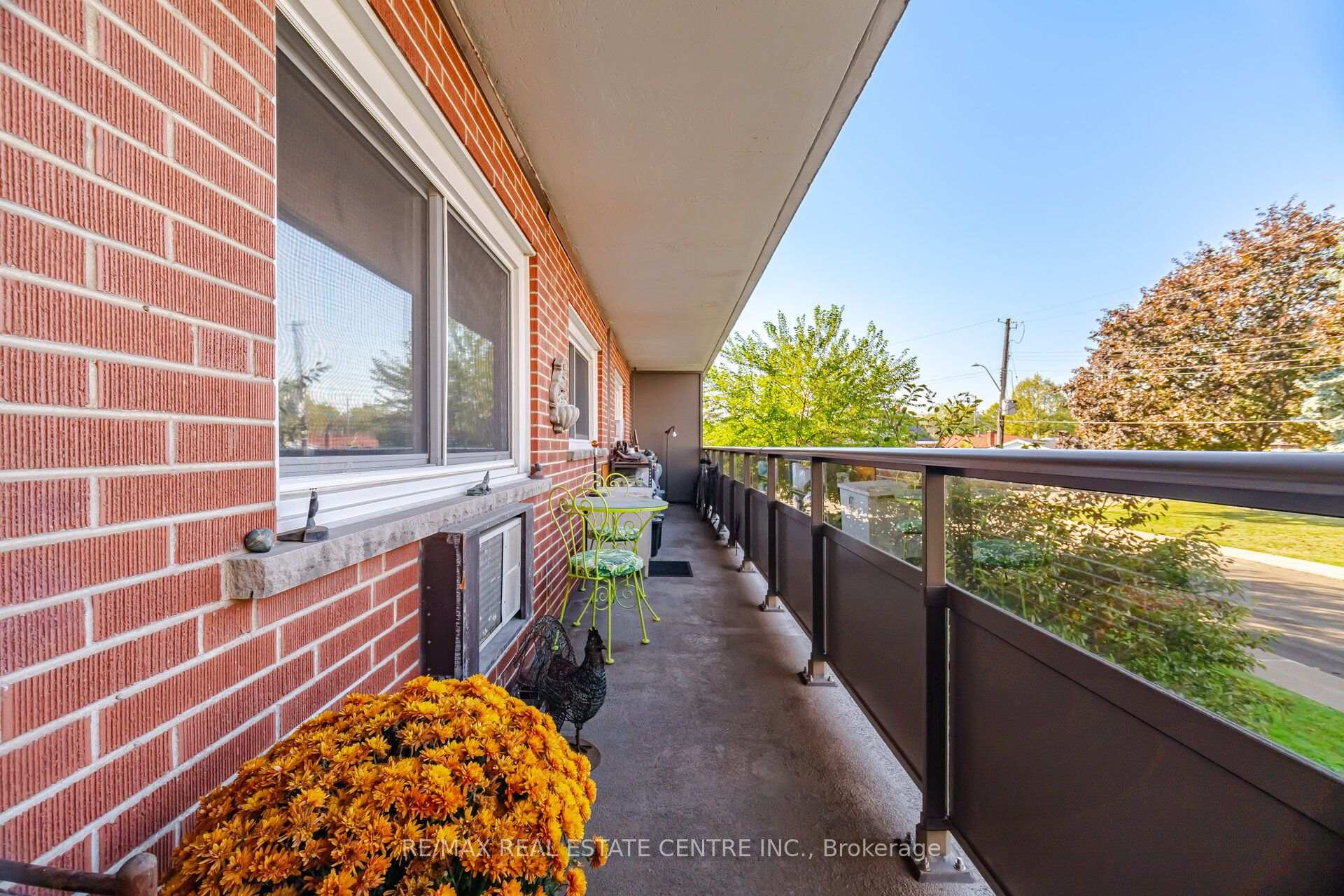 Photo 4 of Unit 204, 11 Woodman Drive S, Hamilton, Corman — HOMEH