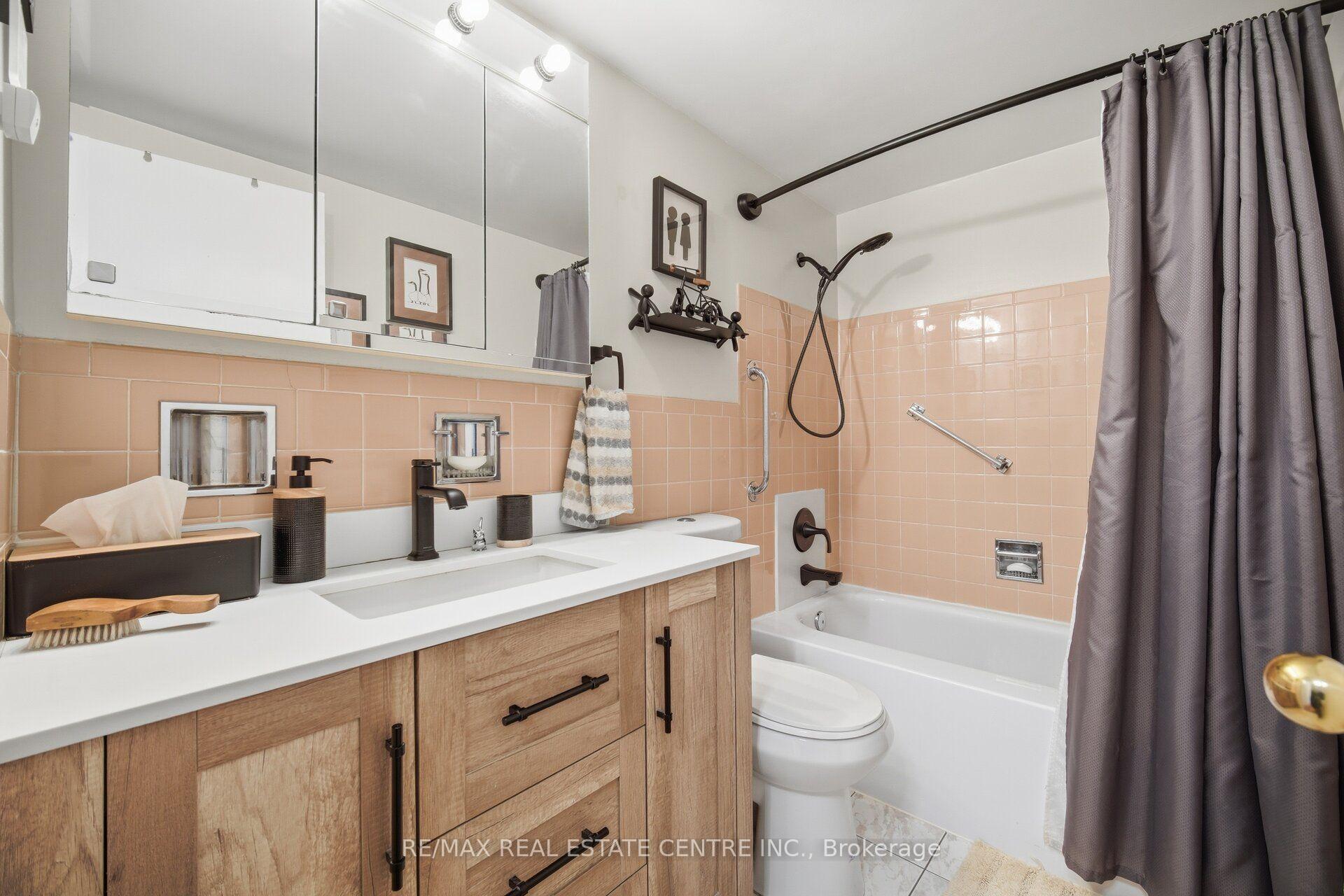 Photo 9 of Unit 204, 11 Woodman Drive S, Hamilton, Corman — HOMEH