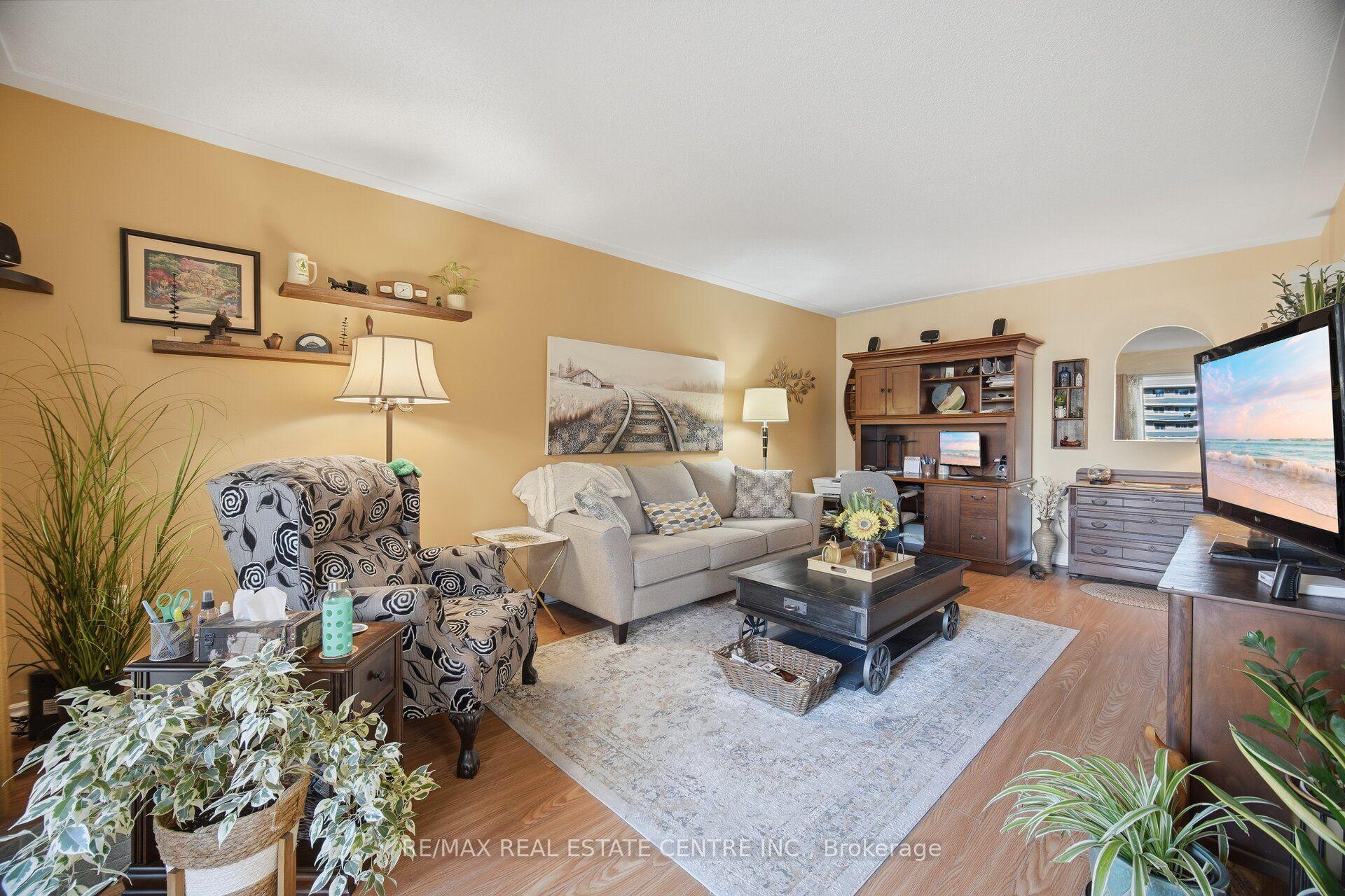 Photo 23 of Unit 204, 11 Woodman Drive S, Hamilton, Corman — HOMEH