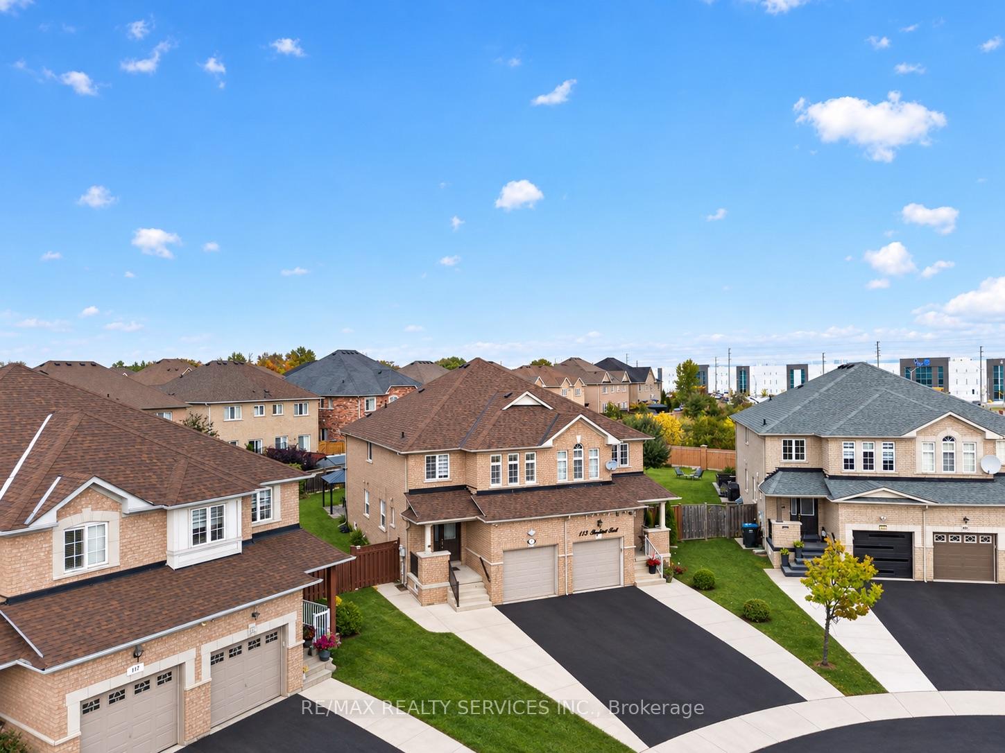 Photo 3 of 115 Passfield Trail, Brampton, Bram East — HOMEH