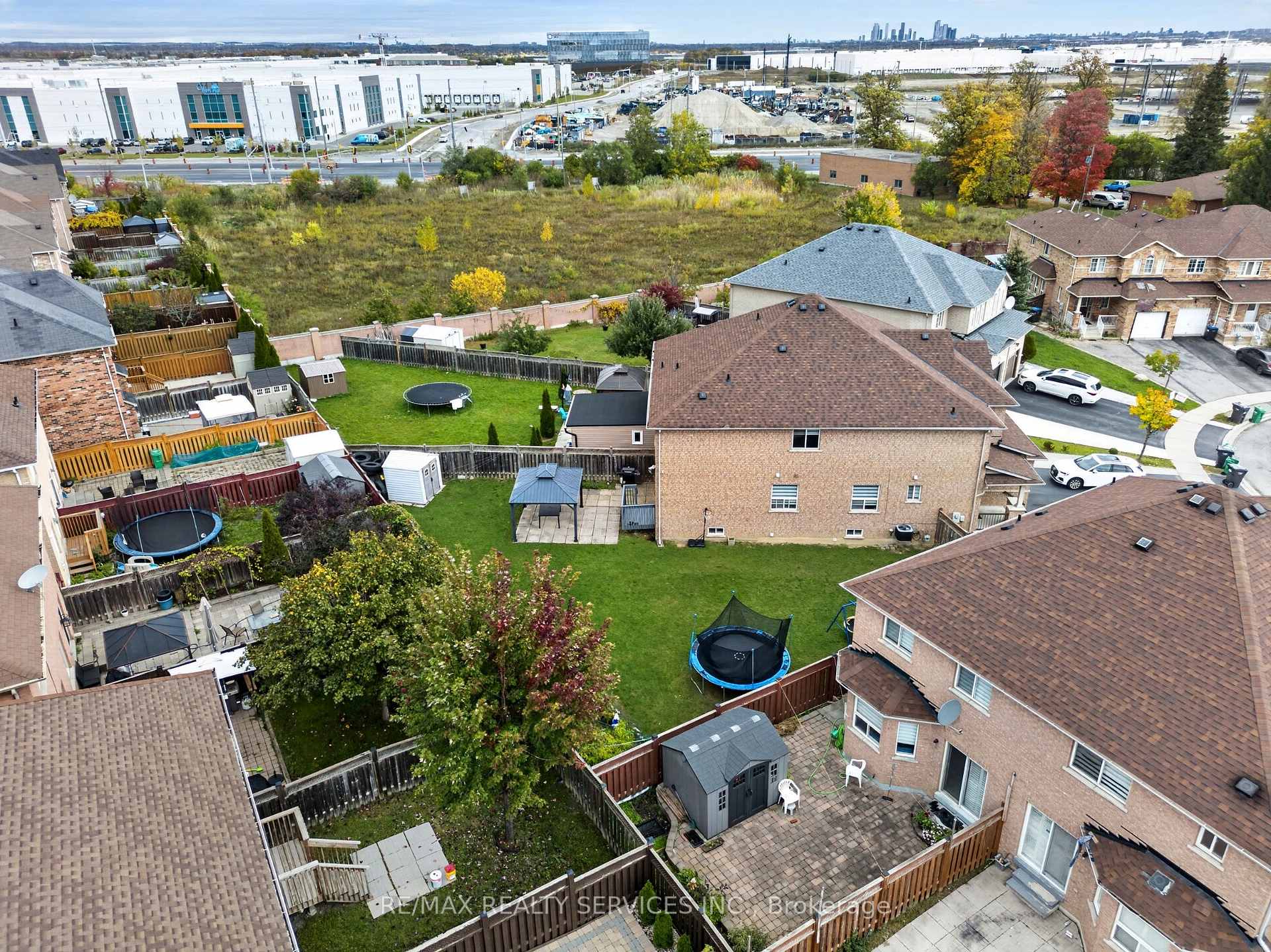 Photo 4 of 115 Passfield Trail, Brampton, Bram East — HOMEH