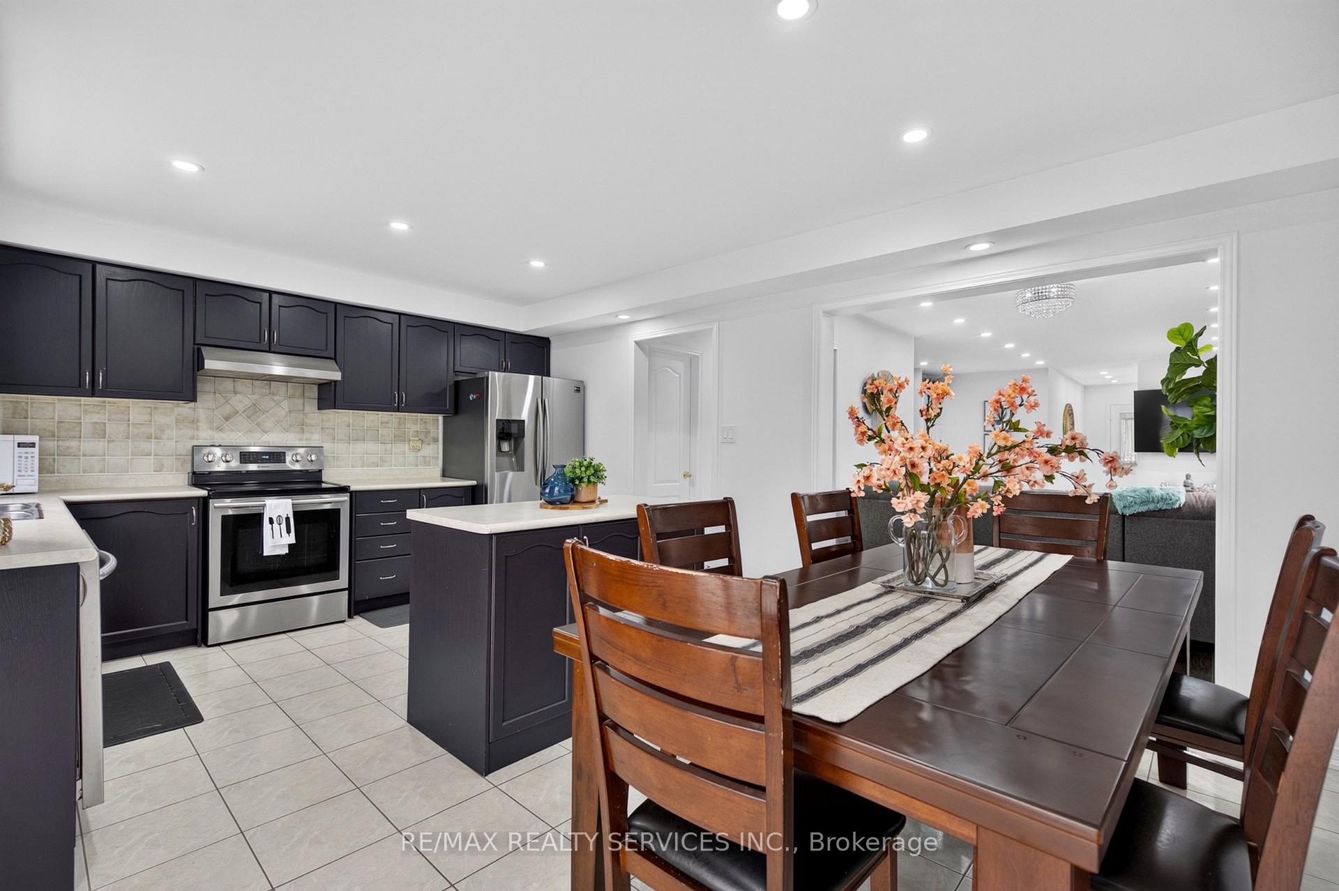 Photo 18 of 115 Passfield Trail, Brampton, Bram East — HOMEH
