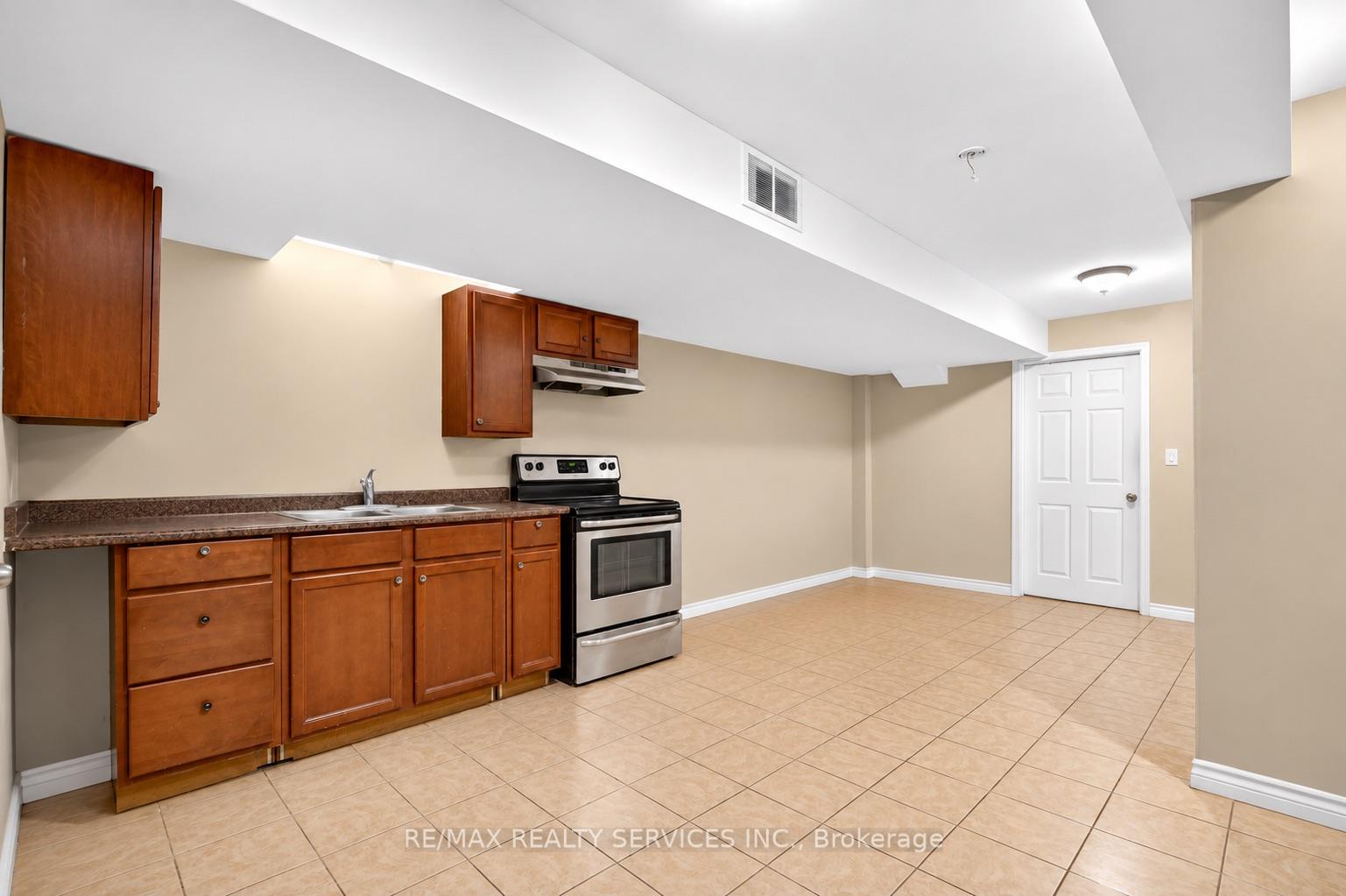 Photo 39 of 115 Passfield Trail, Brampton, Bram East — HOMEH