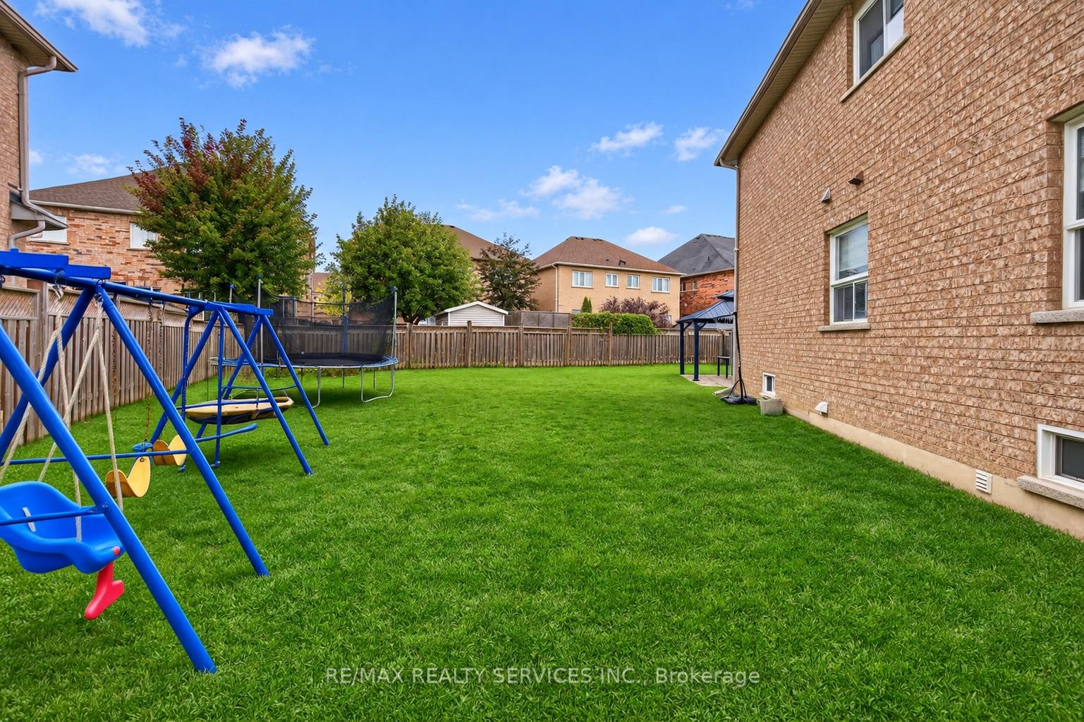 Photo 44 of 115 Passfield Trail, Brampton, Bram East — HOMEH