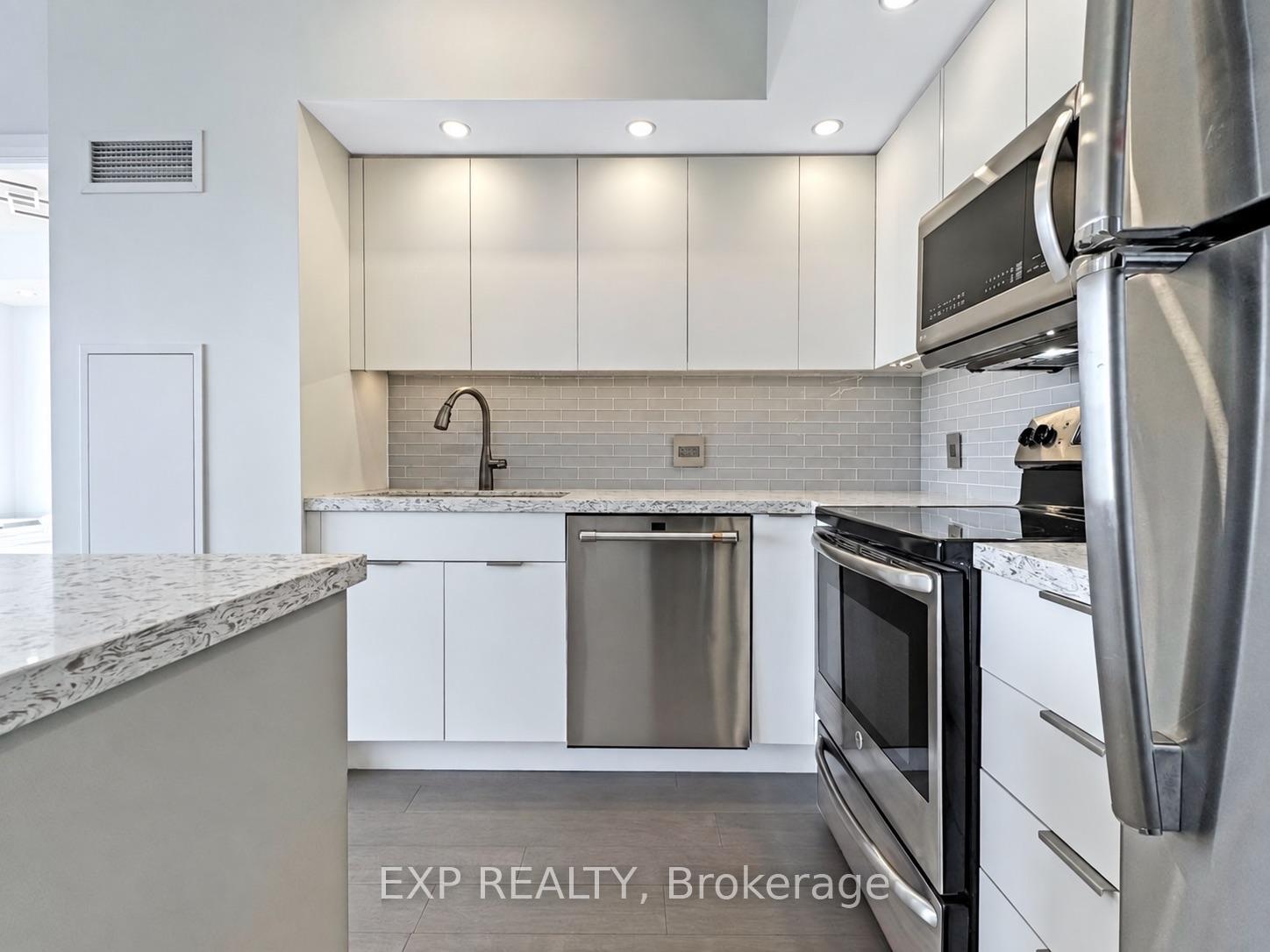 Photo 4 of Unit 3210, 2200 Lakeshore Boulevard W, Etobicoke, Mimico — HOMEH