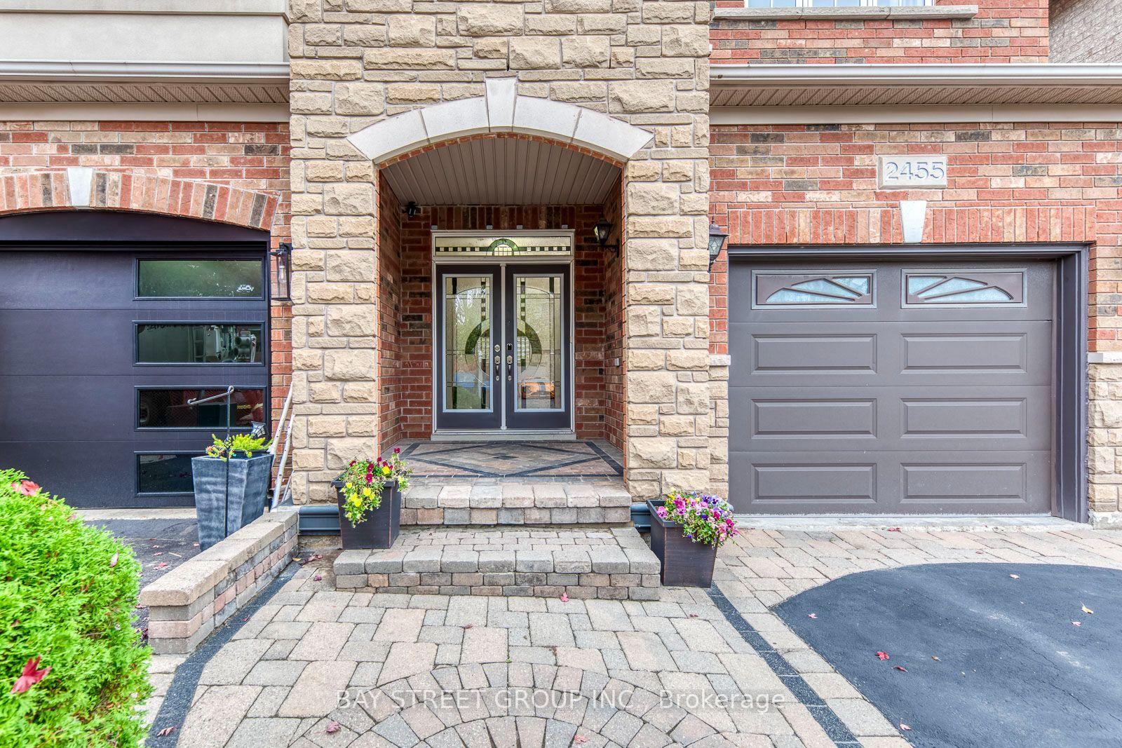 Photo 3 of 2455 Felhaber Crescent, Oakville, Joshua Creek — HOMEH