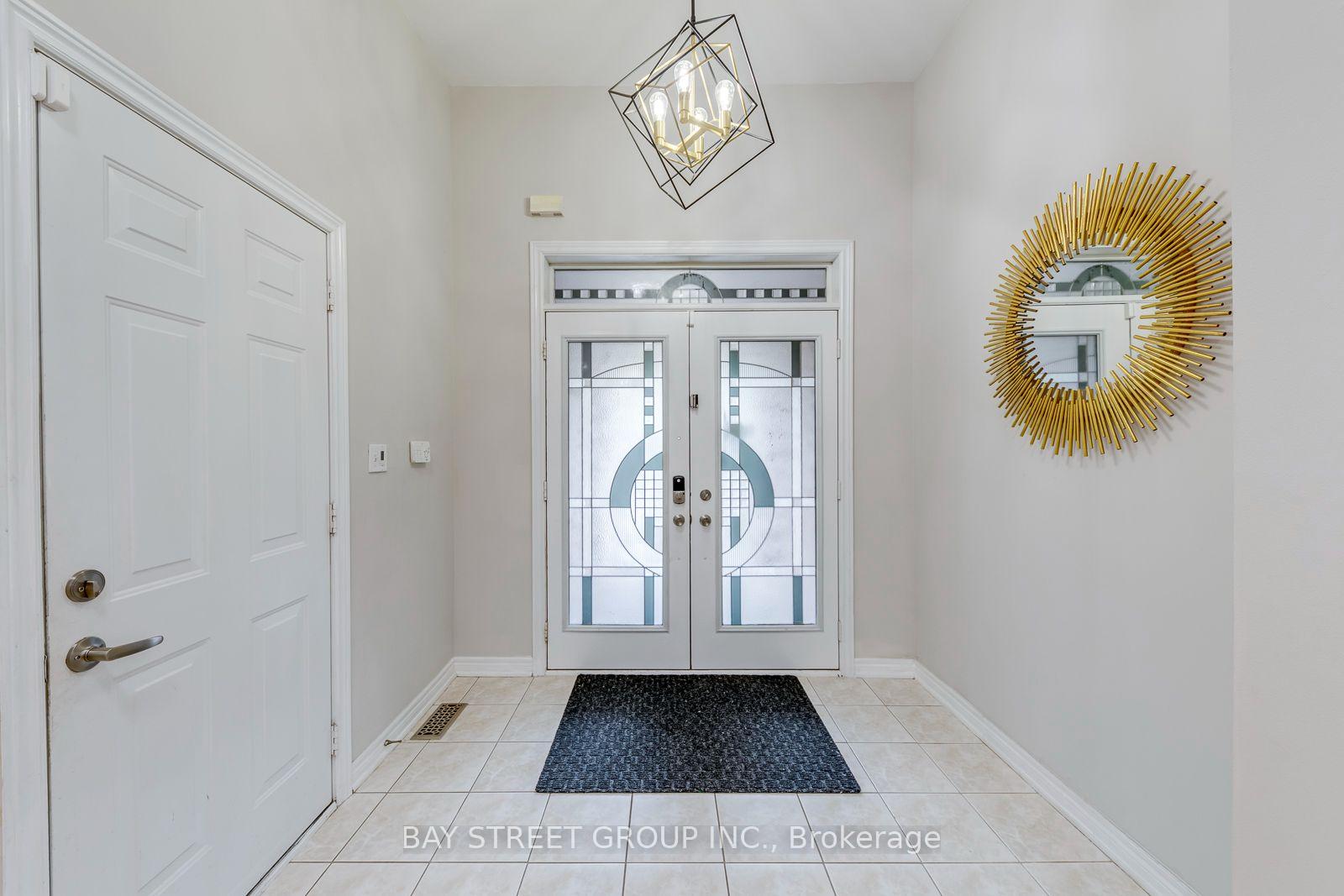 Photo 4 of 2455 Felhaber Crescent, Oakville, Joshua Creek — HOMEH