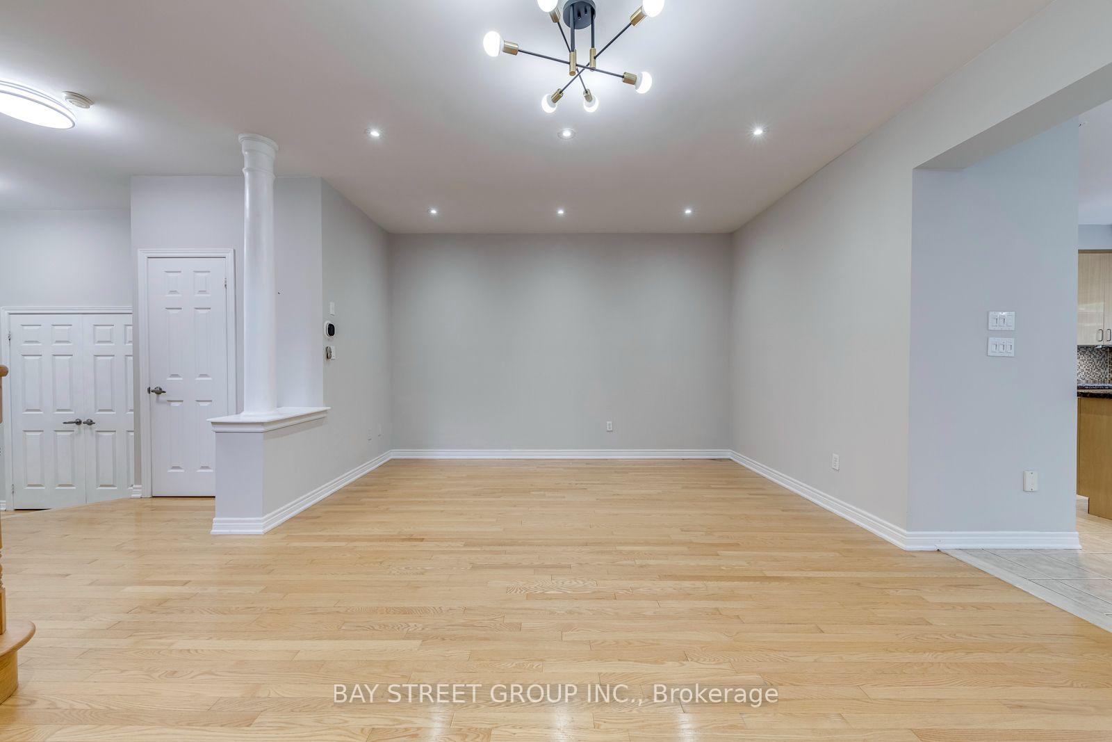 Photo 9 of 2455 Felhaber Crescent, Oakville, Joshua Creek — HOMEH