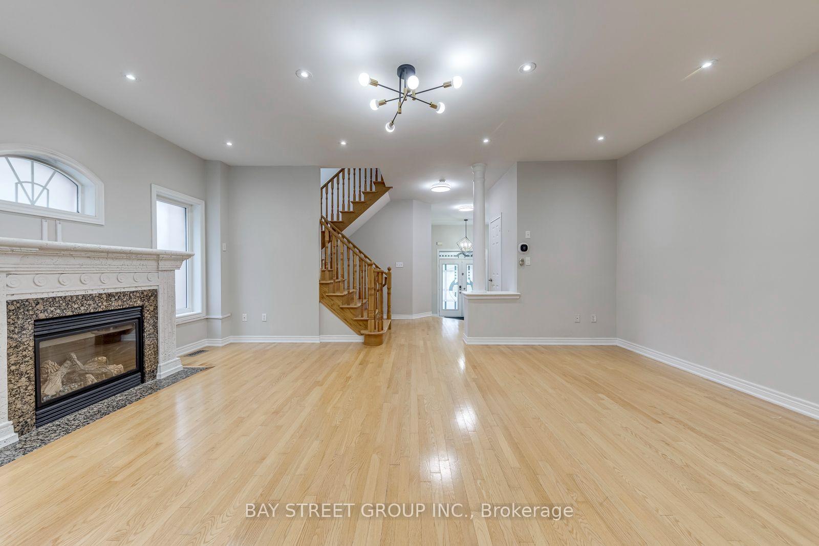 Photo 11 of 2455 Felhaber Crescent, Oakville, Joshua Creek — HOMEH