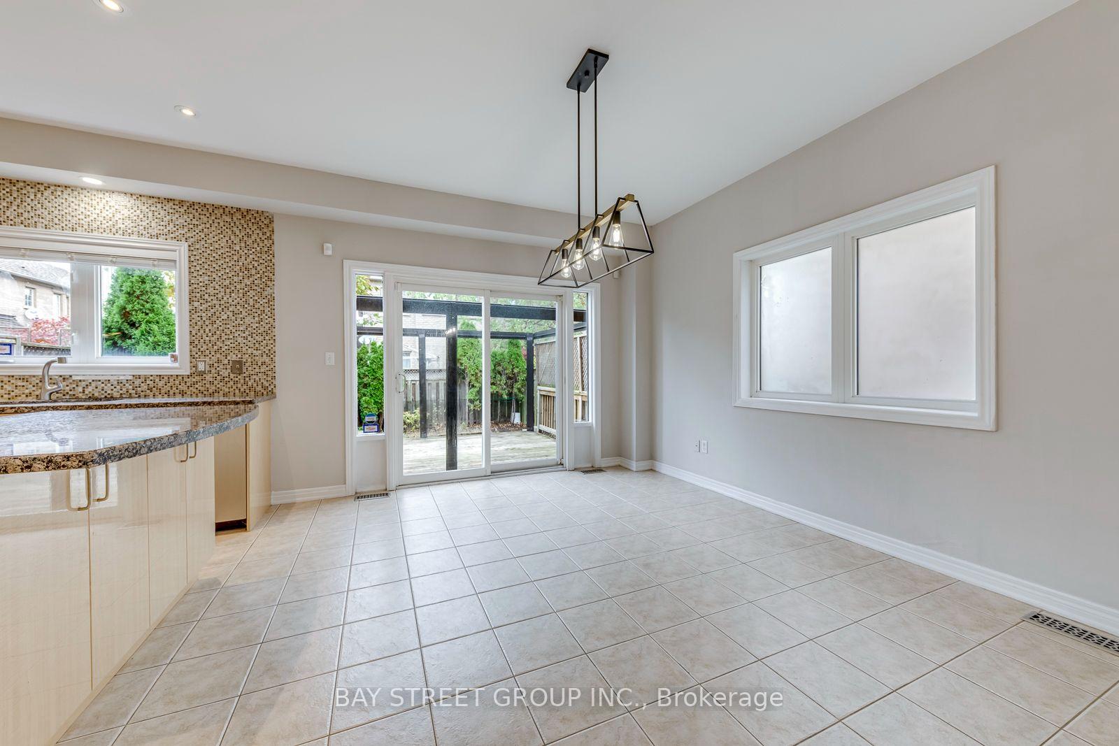 Photo 13 of 2455 Felhaber Crescent, Oakville, Joshua Creek — HOMEH
