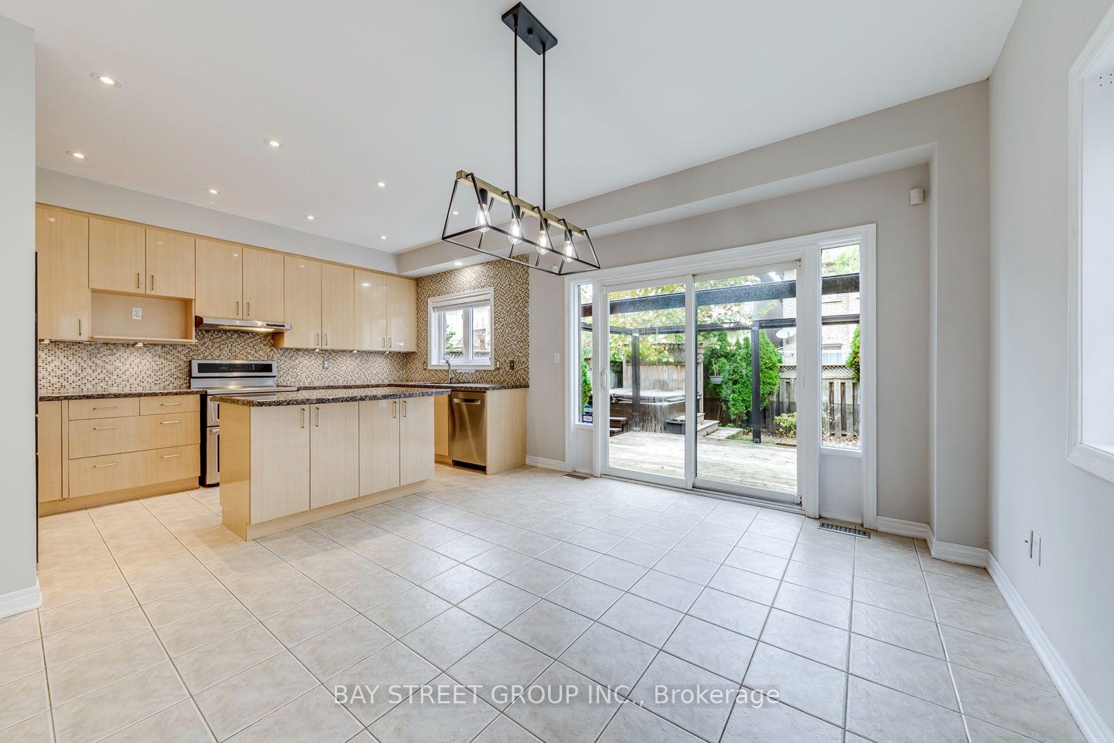 Photo 14 of 2455 Felhaber Crescent, Oakville, Joshua Creek — HOMEH
