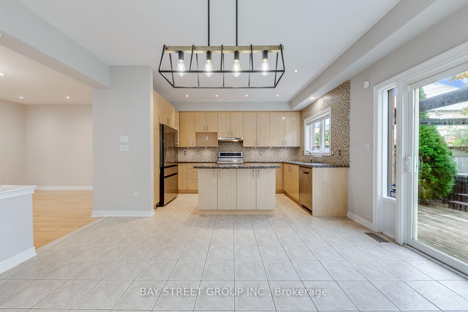 Photo 15 of 2455 Felhaber Crescent, Oakville, Joshua Creek — HOMEH