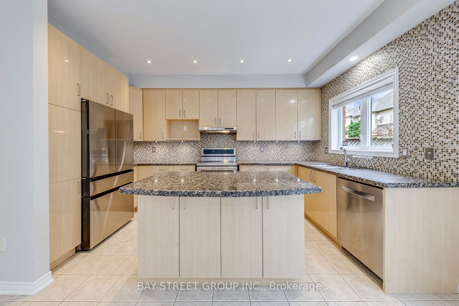 Photo 17 of 2455 Felhaber Crescent, Oakville, Joshua Creek — HOMEH