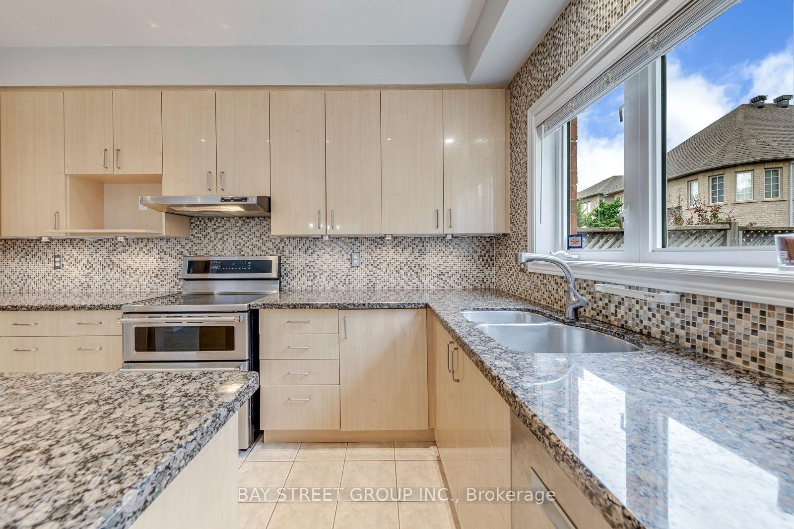 Photo 19 of 2455 Felhaber Crescent, Oakville, Joshua Creek — HOMEH