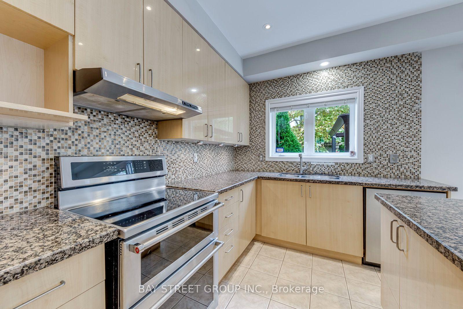 Photo 21 of 2455 Felhaber Crescent, Oakville, Joshua Creek — HOMEH