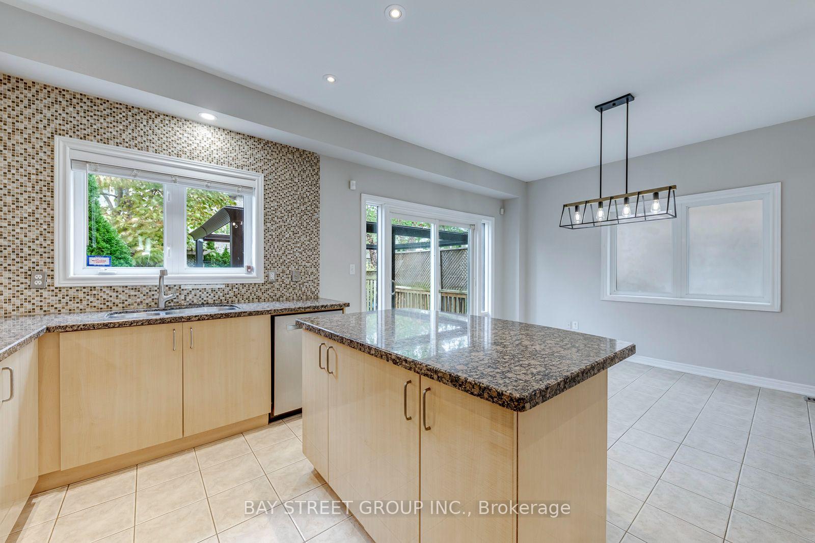 Photo 22 of 2455 Felhaber Crescent, Oakville, Joshua Creek — HOMEH