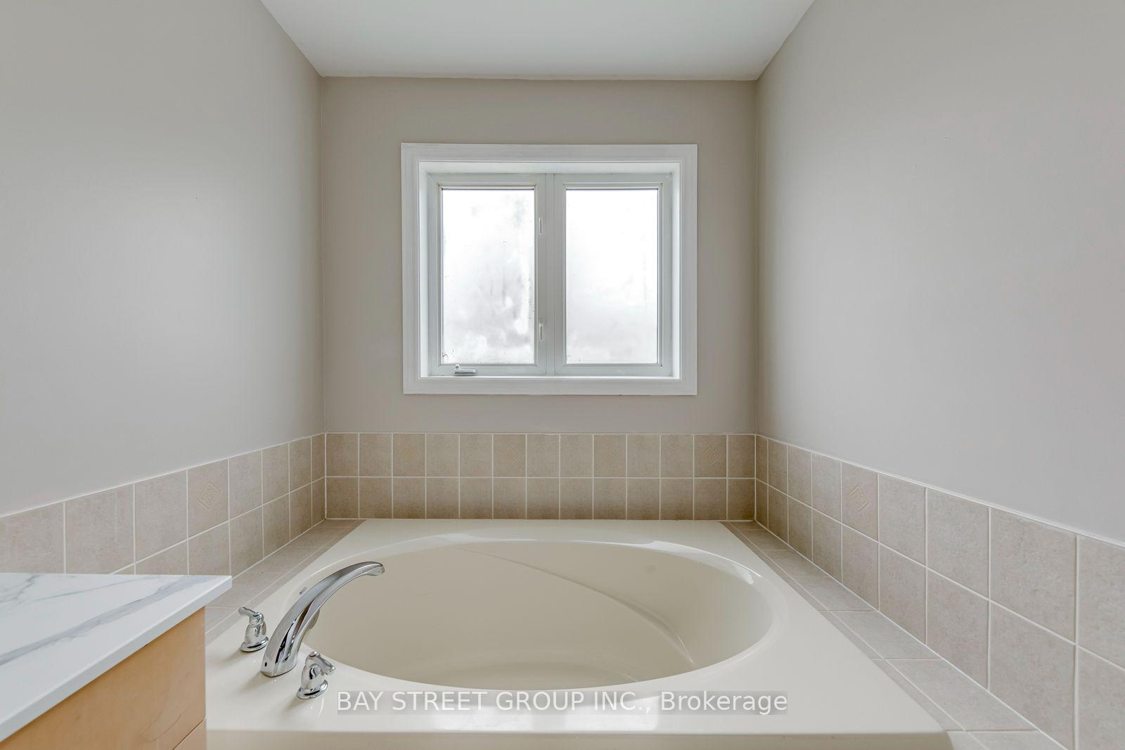 Photo 30 of 2455 Felhaber Crescent, Oakville, Joshua Creek — HOMEH