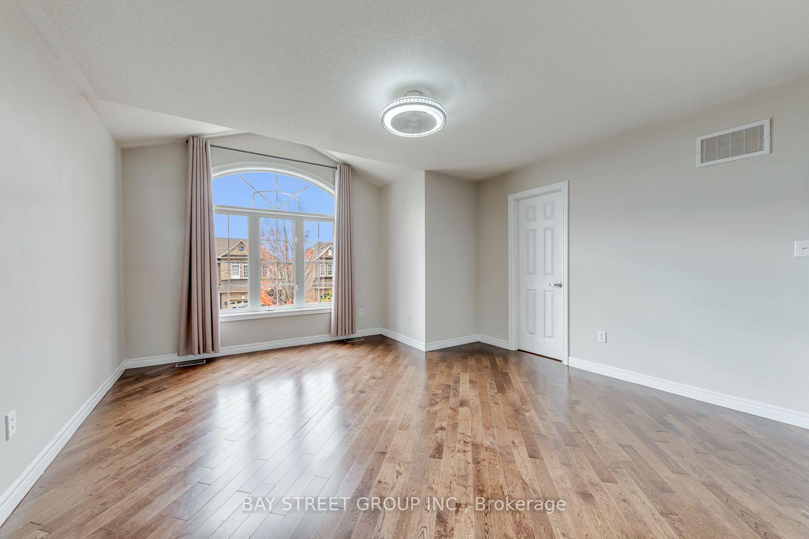 Photo 32 of 2455 Felhaber Crescent, Oakville, Joshua Creek — HOMEH