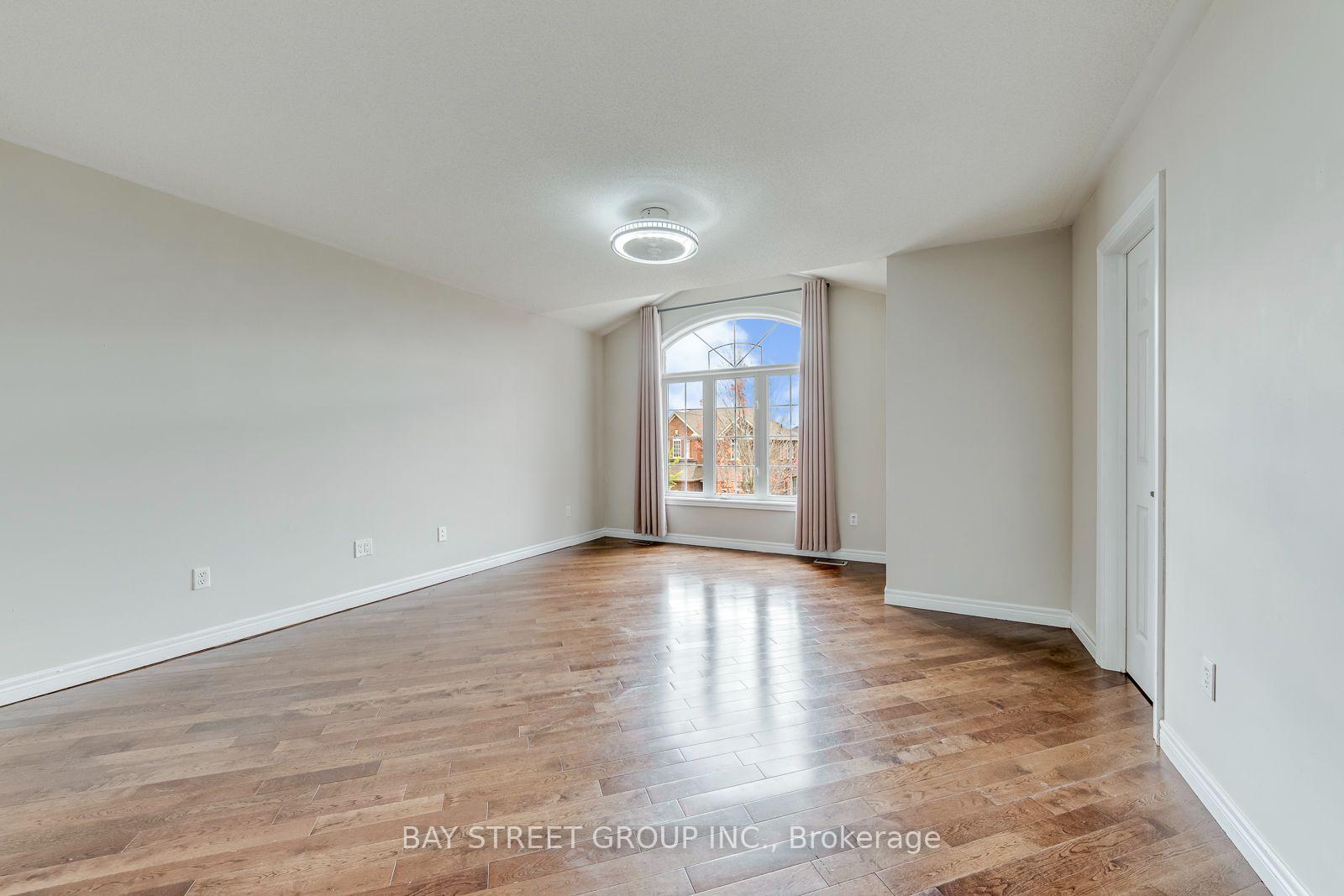 Photo 33 of 2455 Felhaber Crescent, Oakville, Joshua Creek — HOMEH