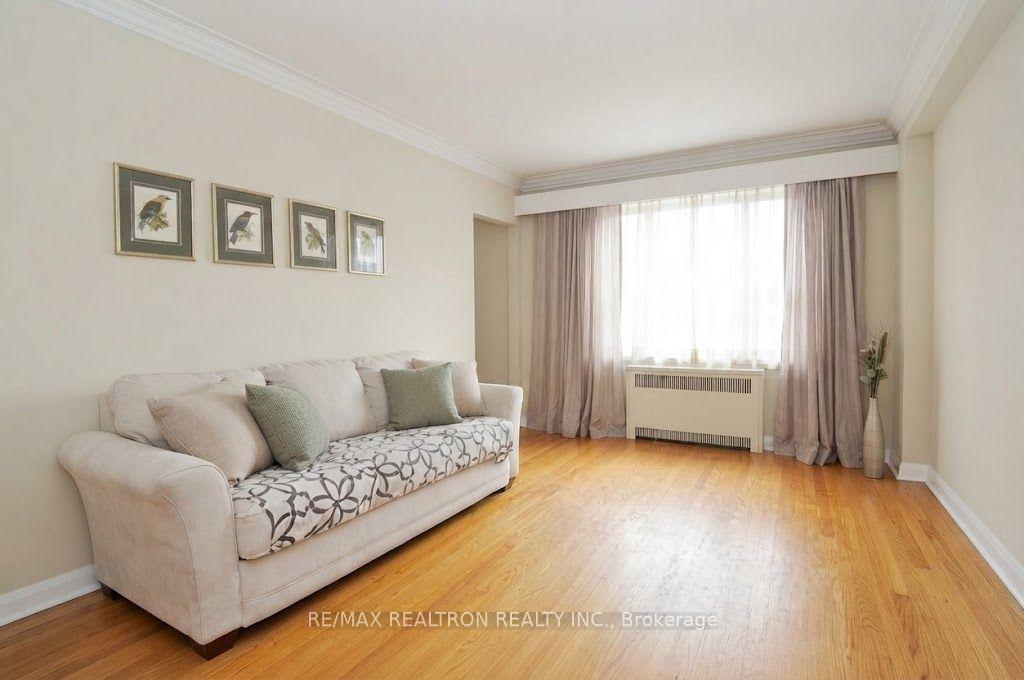 Photo 3 of 72 Hounslow Avenue, North York, Willowdale West — HOMEH
