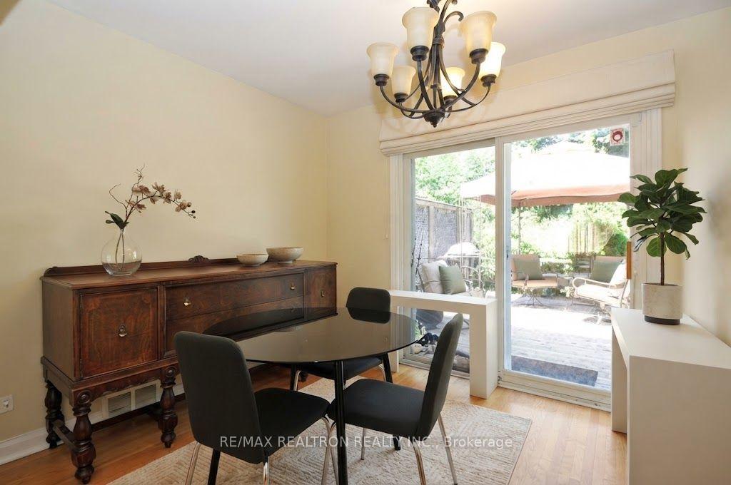 Photo 4 of 72 Hounslow Avenue, North York, Willowdale West — HOMEH