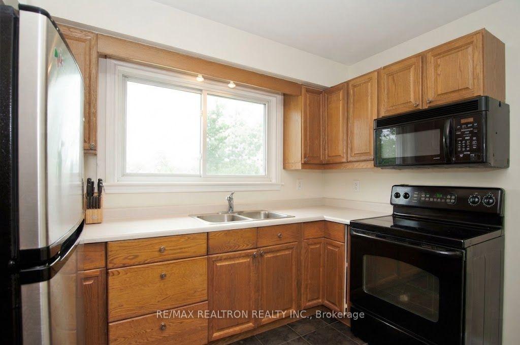 Photo 7 of 72 Hounslow Avenue, North York, Willowdale West — HOMEH