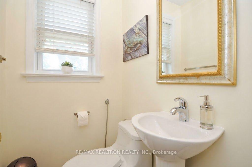 Photo 10 of 72 Hounslow Avenue, North York, Willowdale West — HOMEH