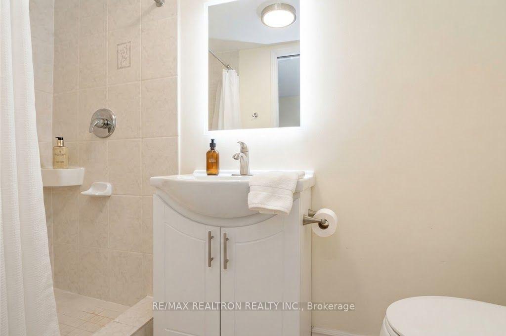 Photo 11 of 72 Hounslow Avenue, North York, Willowdale West — HOMEH