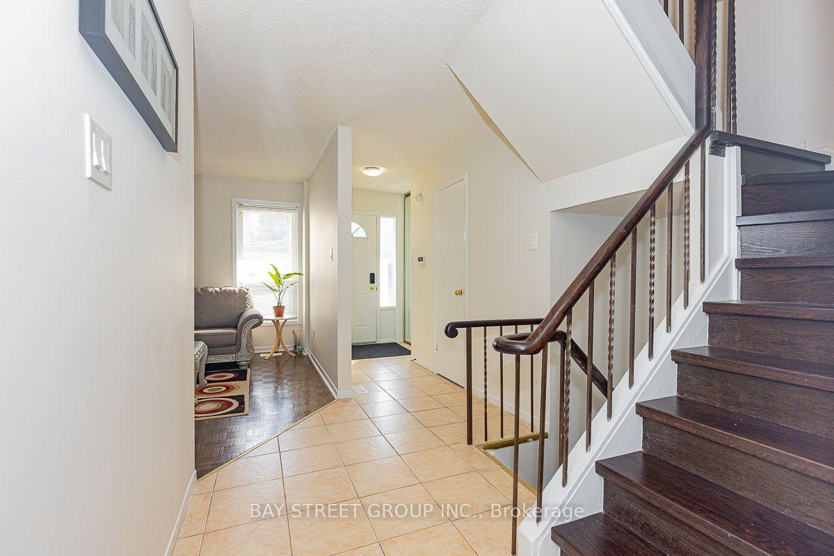 Photo 6 of 36 Lilac Avenue, Markham, Aileen-Willowbrook — HOMEH