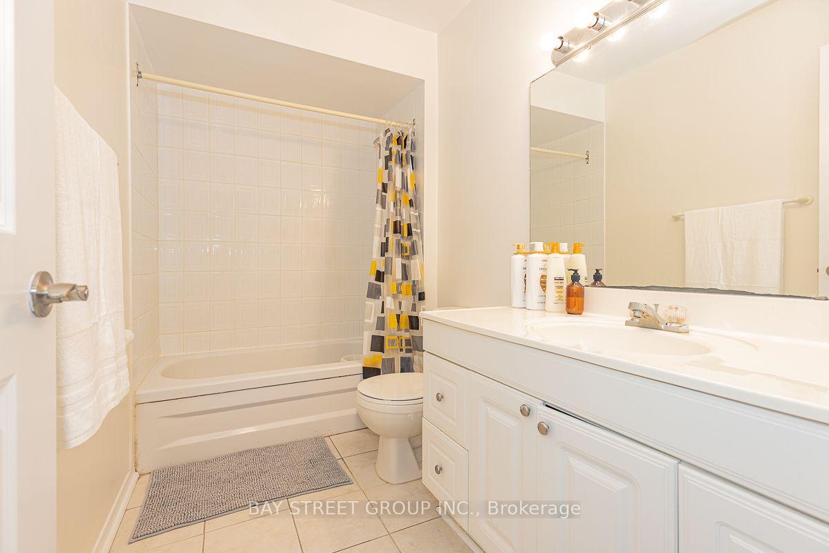 Photo 11 of 36 Lilac Avenue, Markham, Aileen-Willowbrook — HOMEH