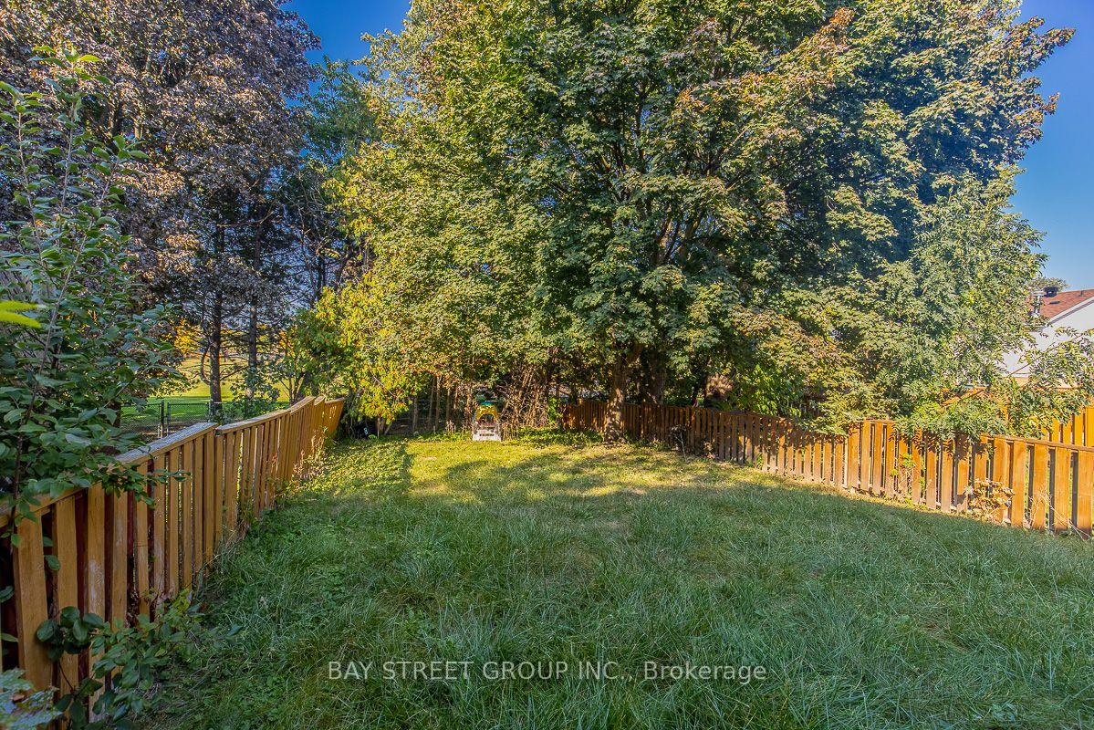 Photo 14 of 36 Lilac Avenue, Markham, Aileen-Willowbrook — HOMEH