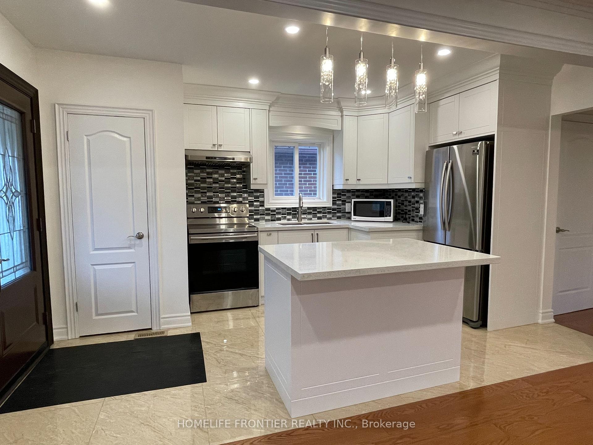 Photo 4 of Unit Upper, 10 Edge Park Avenue, Scarborough, Clairlea-Birchmount — HOMEH
