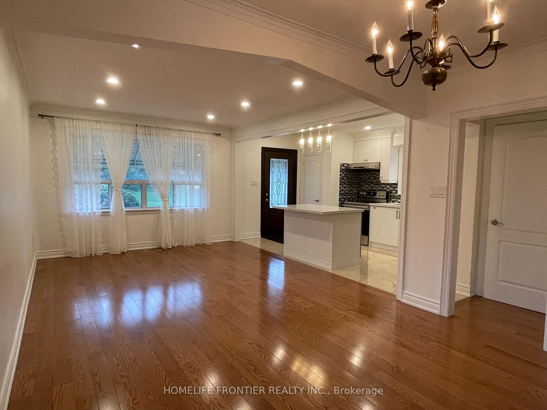 Photo 5 of Unit Upper, 10 Edge Park Avenue, Scarborough, Clairlea-Birchmount — HOMEH
