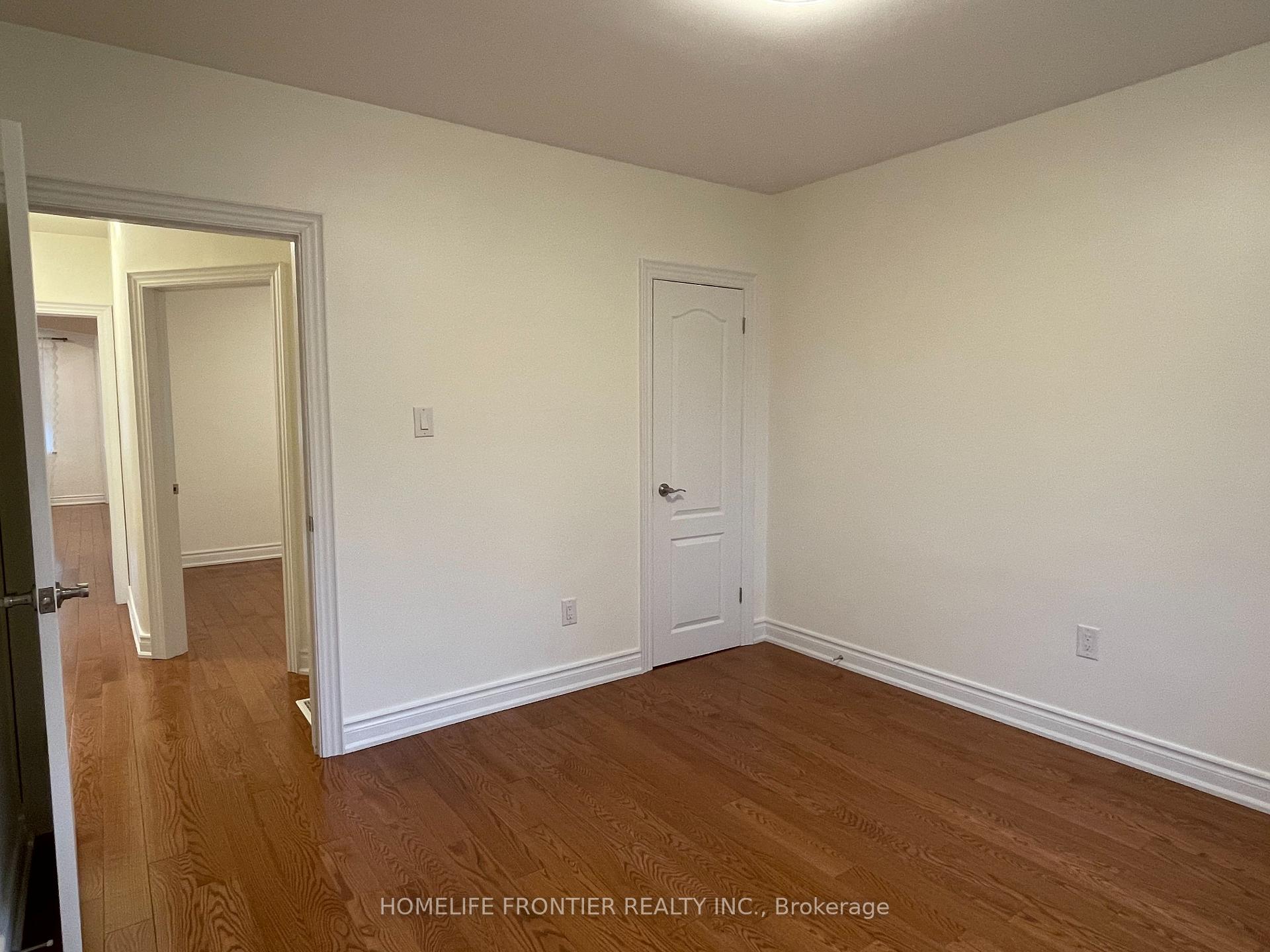 Photo 7 of Unit Upper, 10 Edge Park Avenue, Scarborough, Clairlea-Birchmount — HOMEH