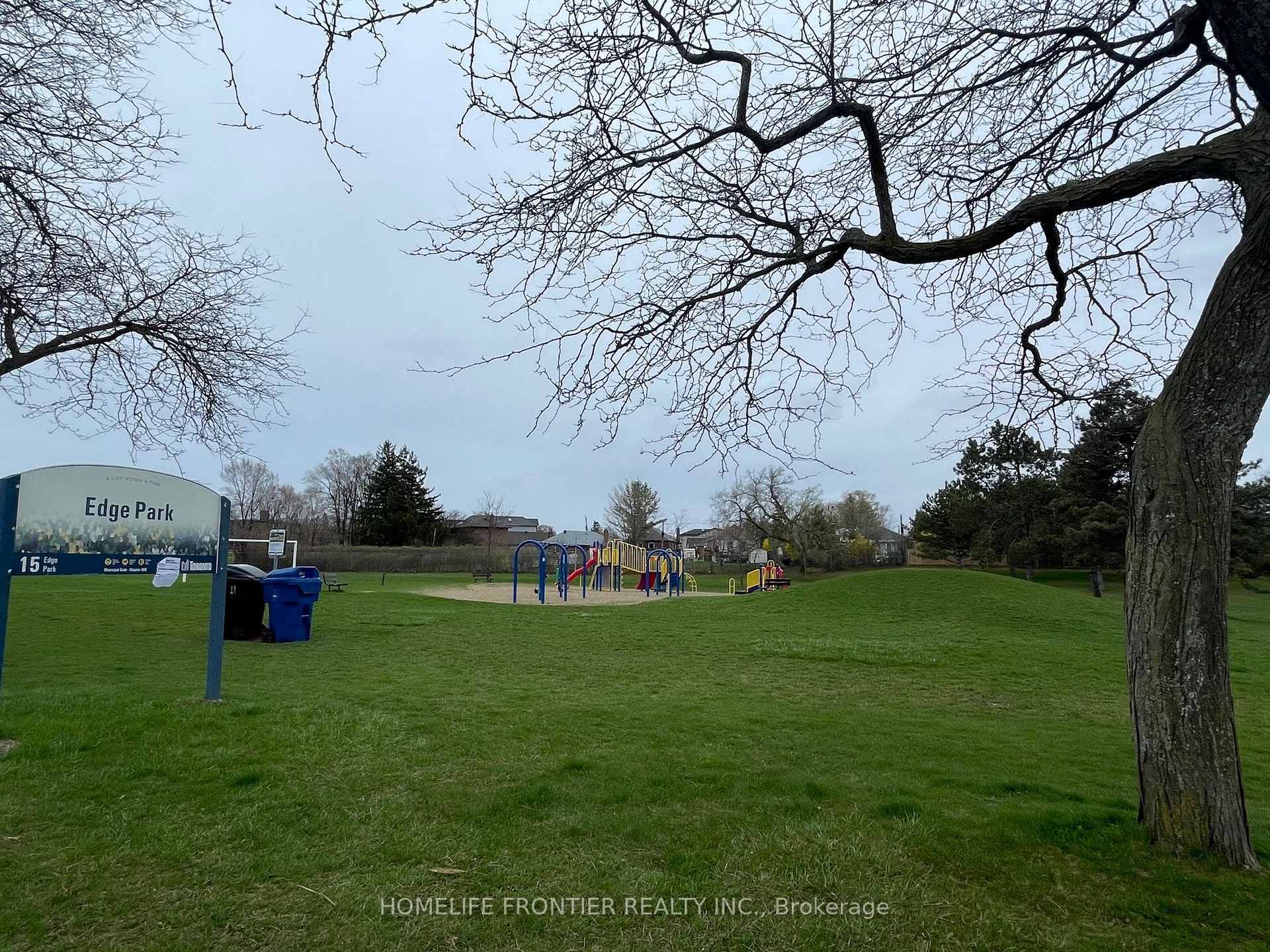 Photo 17 of Unit Upper, 10 Edge Park Avenue, Scarborough, Clairlea-Birchmount — HOMEH