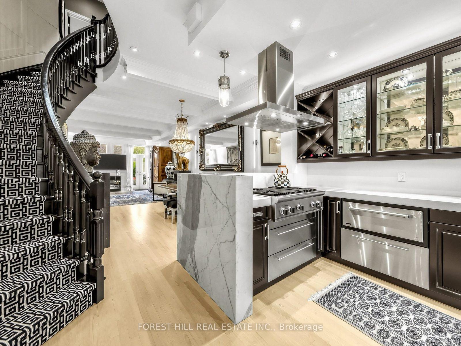 Photo 6 of Unit 21, 260 Russell Hill Road, Toronto, Casa Loma — HOMEH