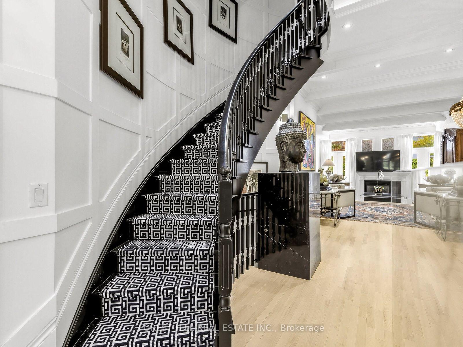 Photo 10 of Unit 21, 260 Russell Hill Road, Toronto, Casa Loma — HOMEH