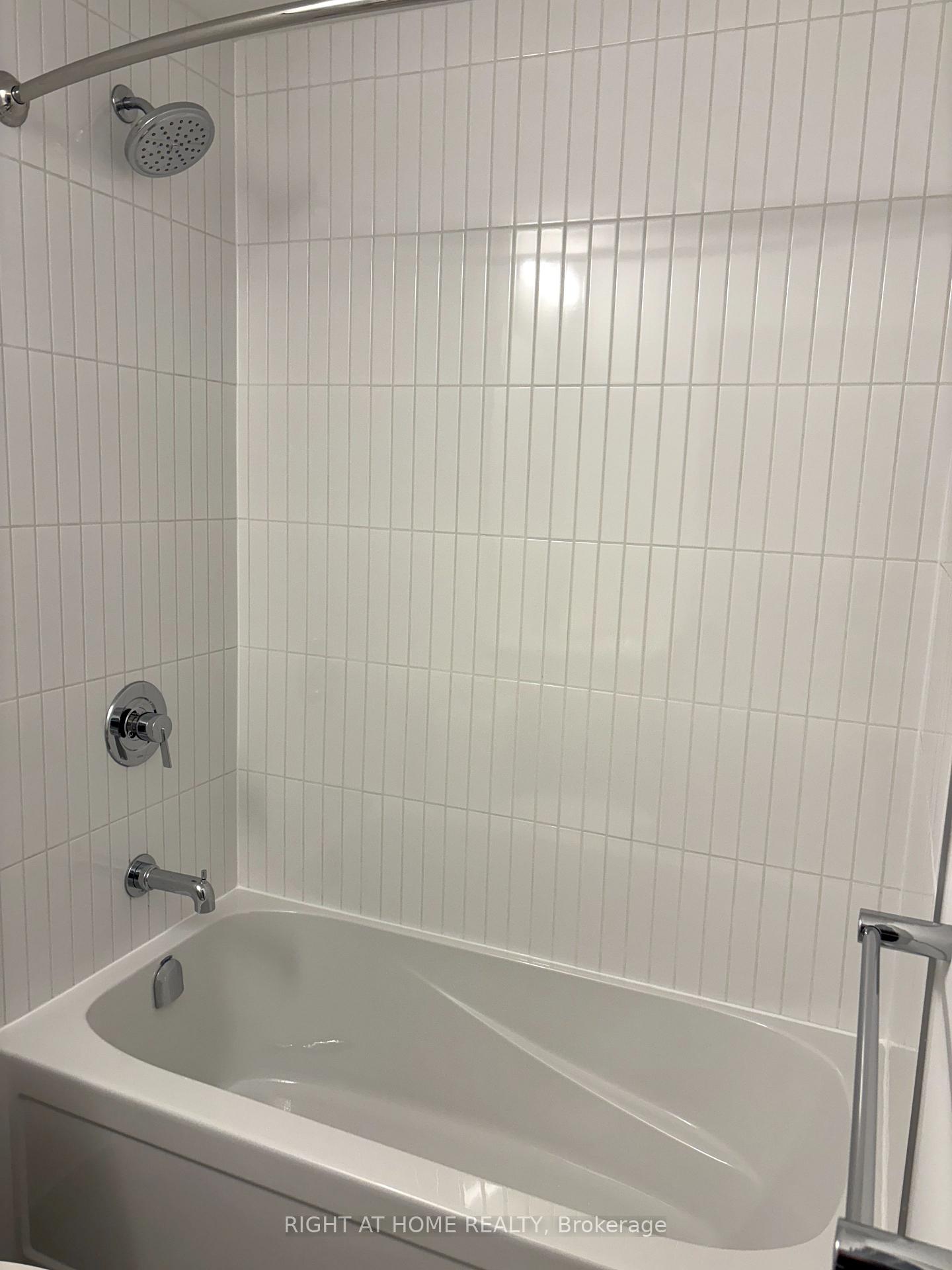 Photo 9 of Unit 318, 2501 Saw Whet Boulevard, Oakville, Glen Abbey — HOMEH