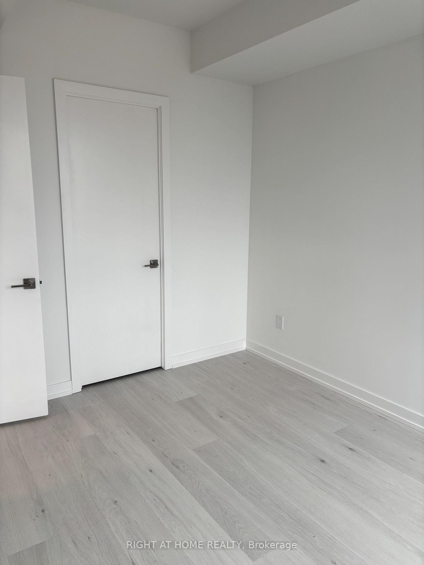 Photo 11 of Unit 318, 2501 Saw Whet Boulevard, Oakville, Glen Abbey — HOMEH