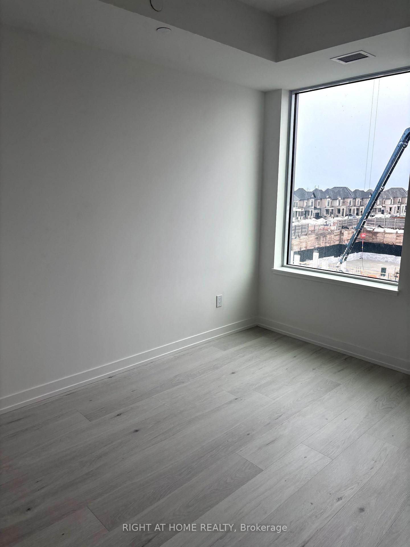 Photo 12 of Unit 318, 2501 Saw Whet Boulevard, Oakville, Glen Abbey — HOMEH