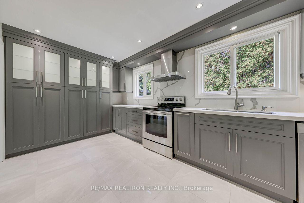Photo 17 of 74 Aspenwood Drive, North York, Hillcrest Village — HOMEH