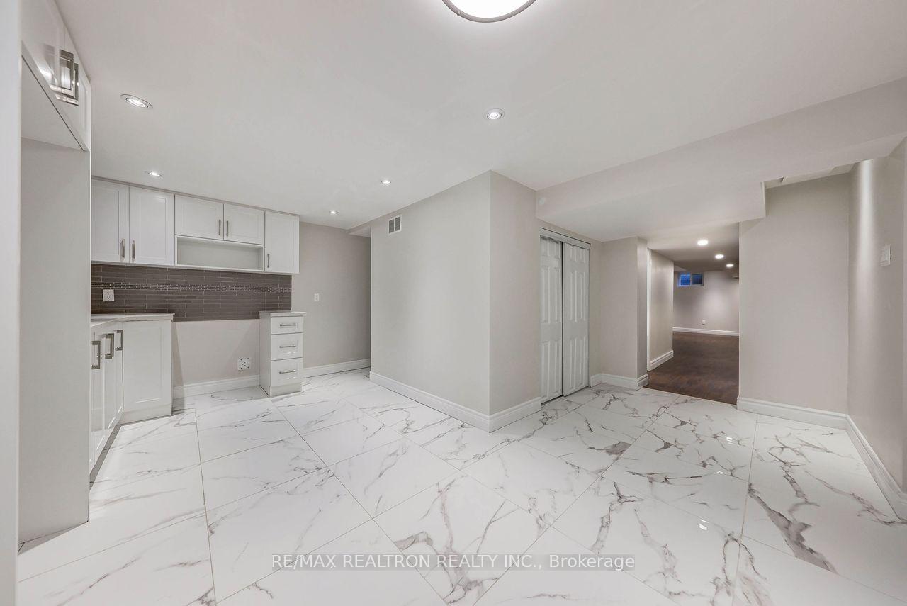 Photo 28 of 74 Aspenwood Drive, North York, Hillcrest Village — HOMEH